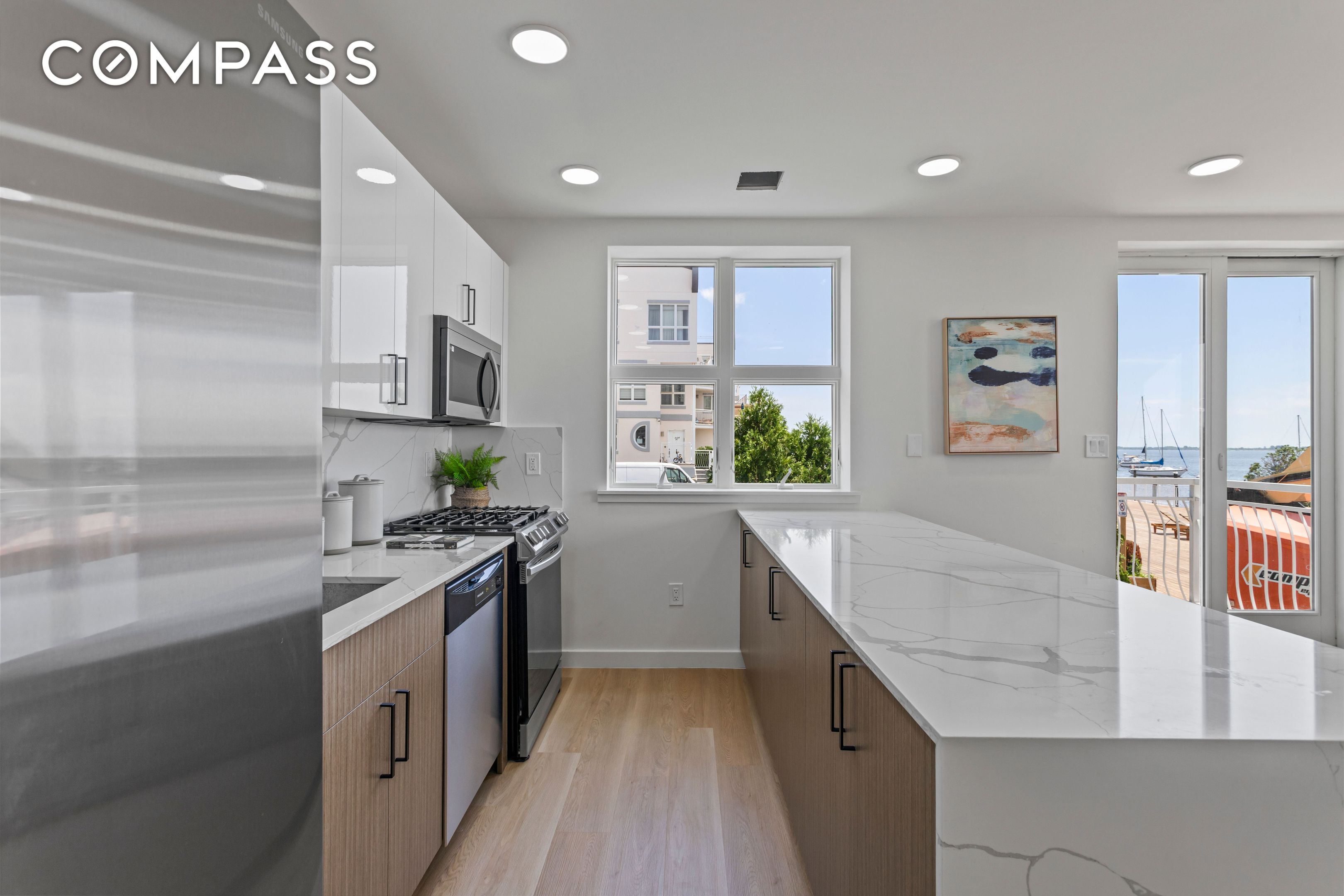 #5 photo, 3112 Emmons Avenue, ブルックリン区 Sheepshead Bay , NY 11235