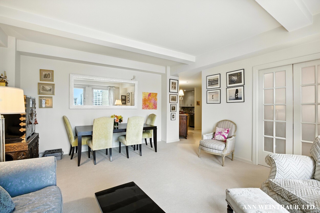 #5 photo, 1 5TH Avenue, マンハッタン Greenwich Village , NY 10003