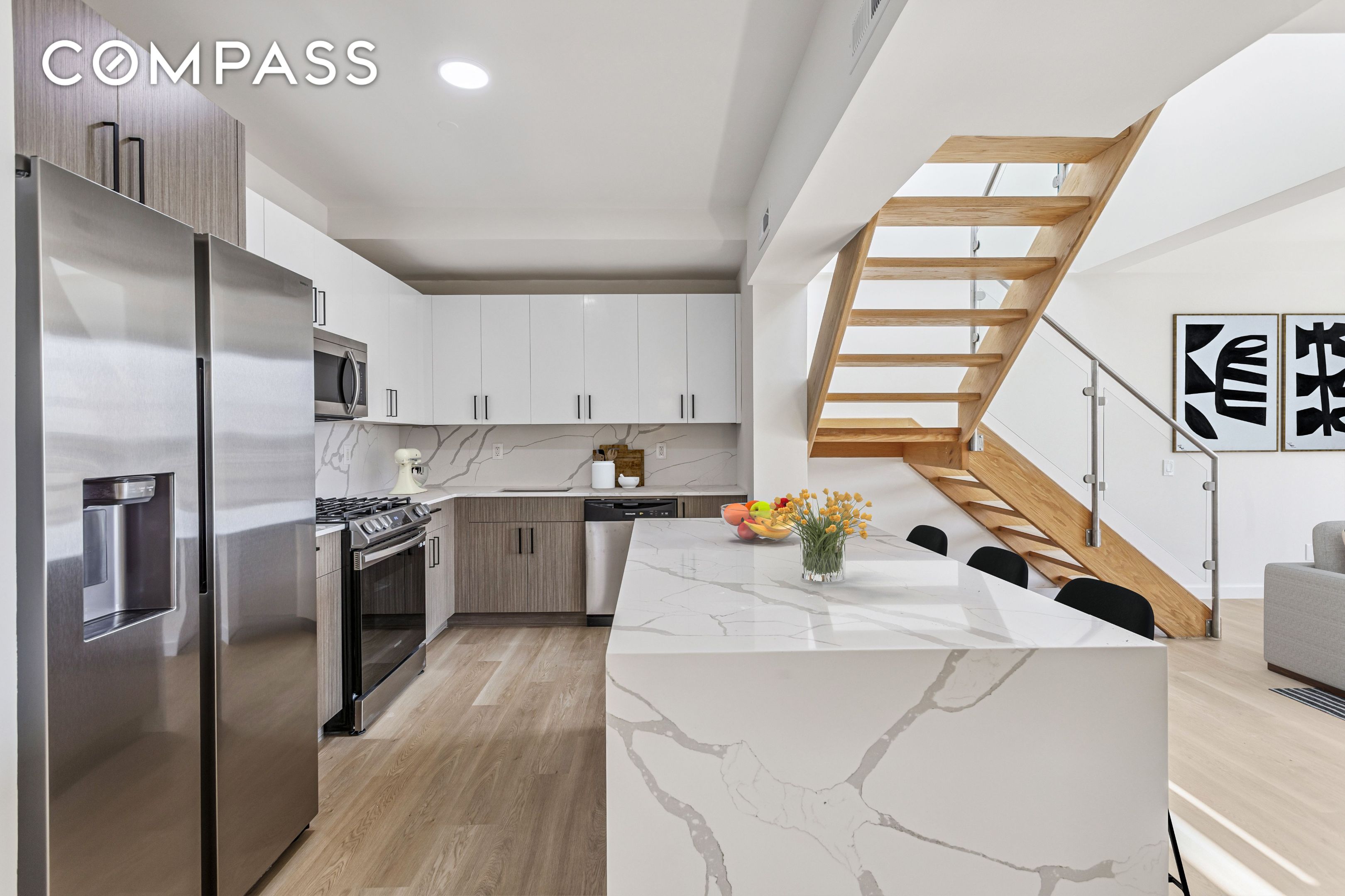 #3 photo, 3112 Emmons Avenue, ブルックリン区 Sheepshead Bay , NY 11235