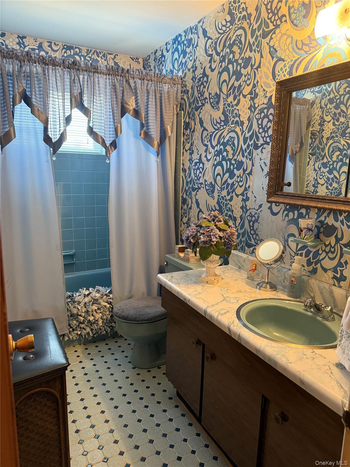 #5 photo, 148 Broadway, West Babylon , NY 11704