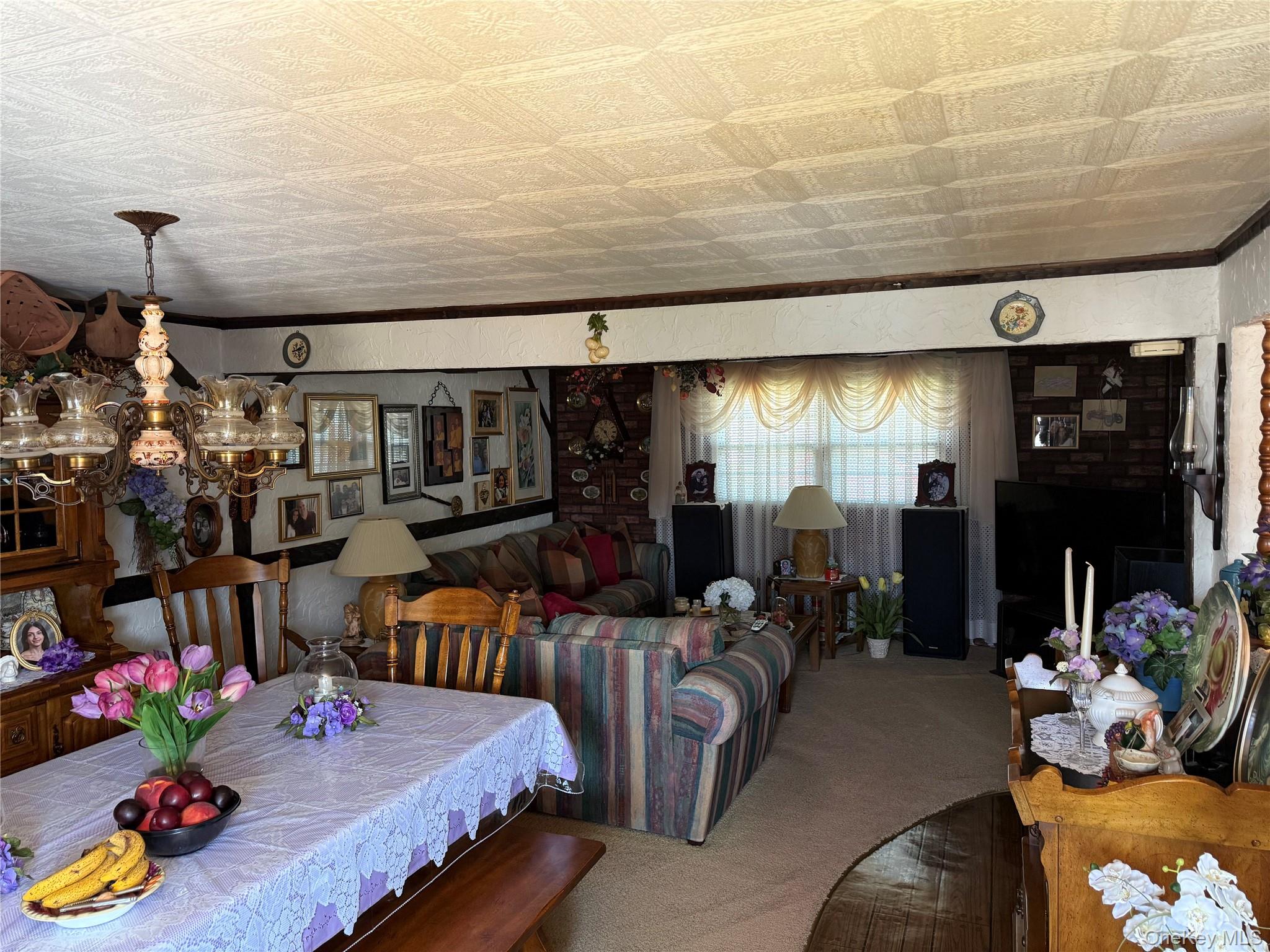 #8 photo, 148 Broadway, West Babylon , NY 11704