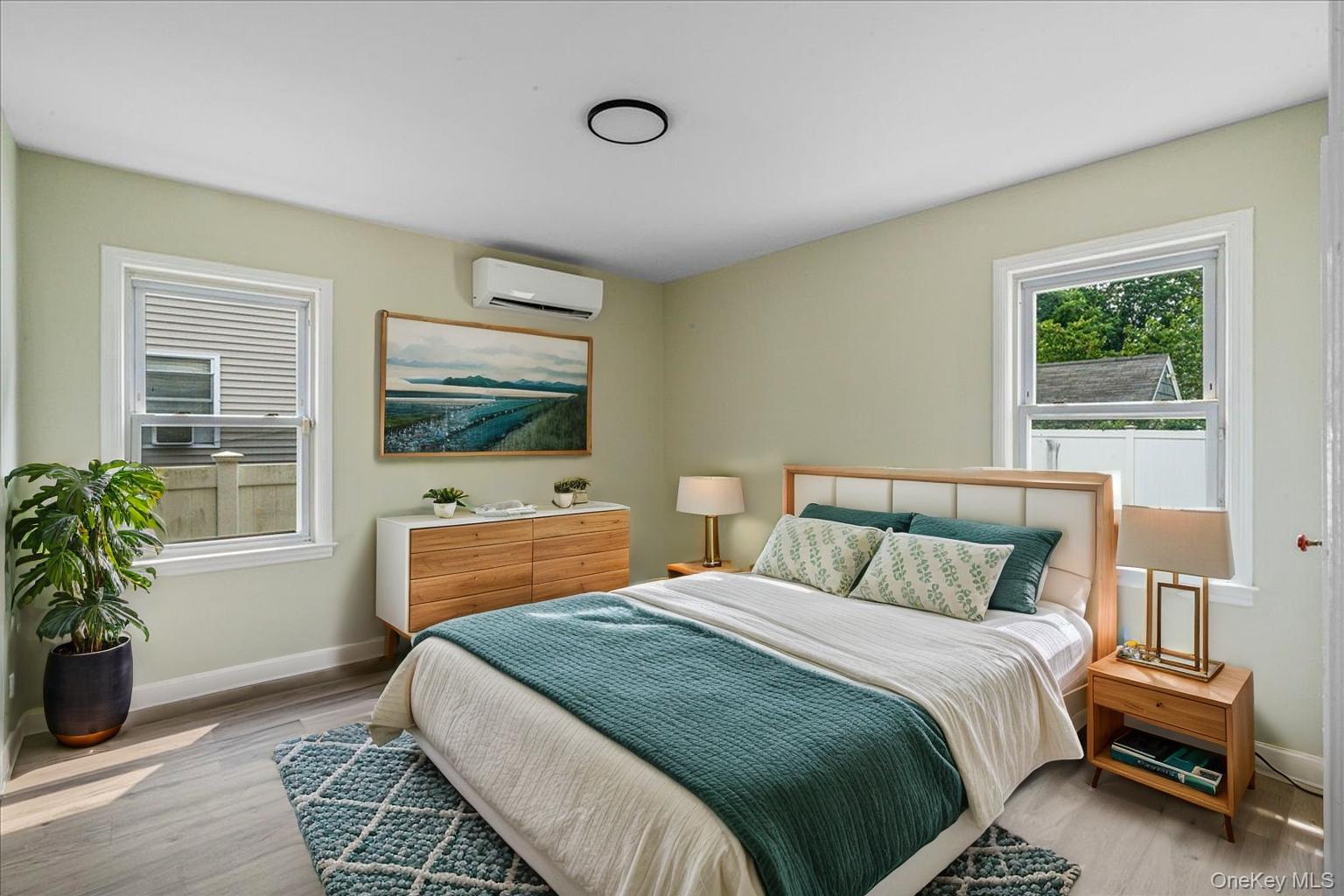 #10 photo, 325 Pennsylvania Avenue, 长岛 Roosevelt , NY 11575