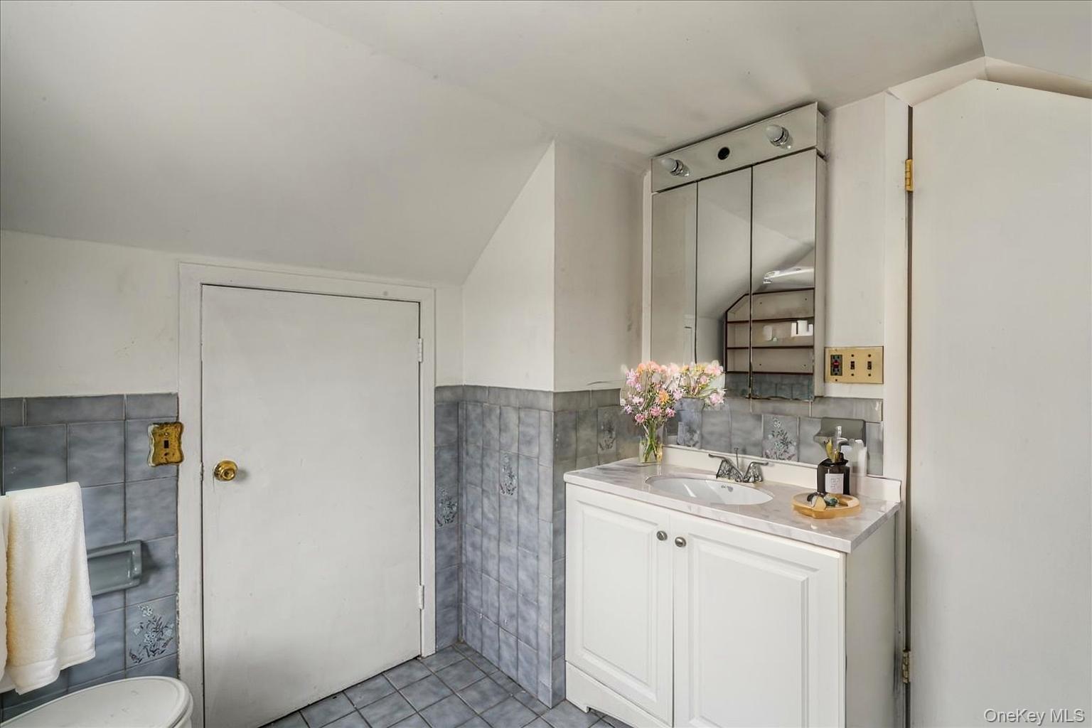 #17 photo, 325 Pennsylvania Avenue, 长岛 Roosevelt , NY 11575