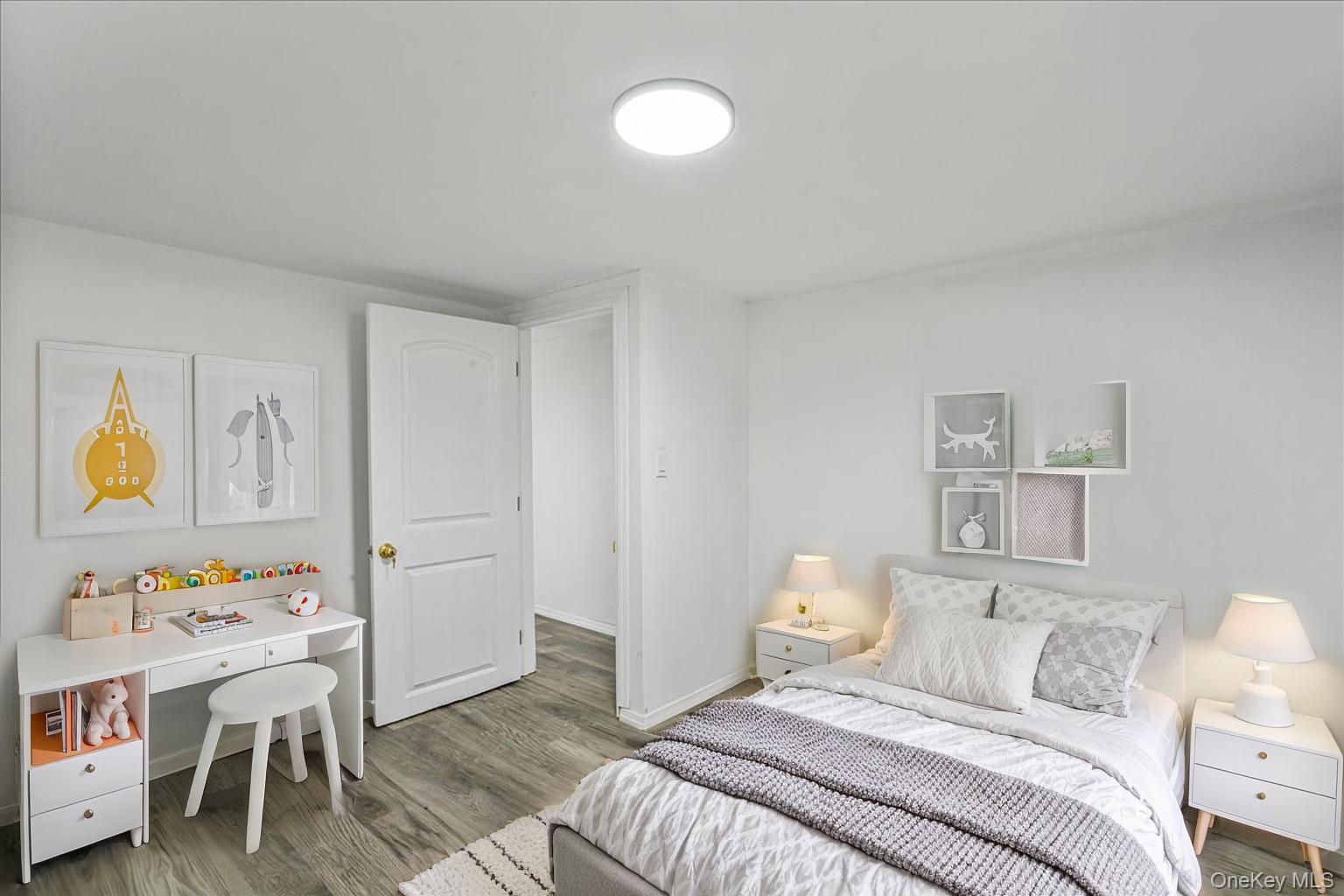 #20 photo, 325 Pennsylvania Avenue, 长岛 Roosevelt , NY 11575