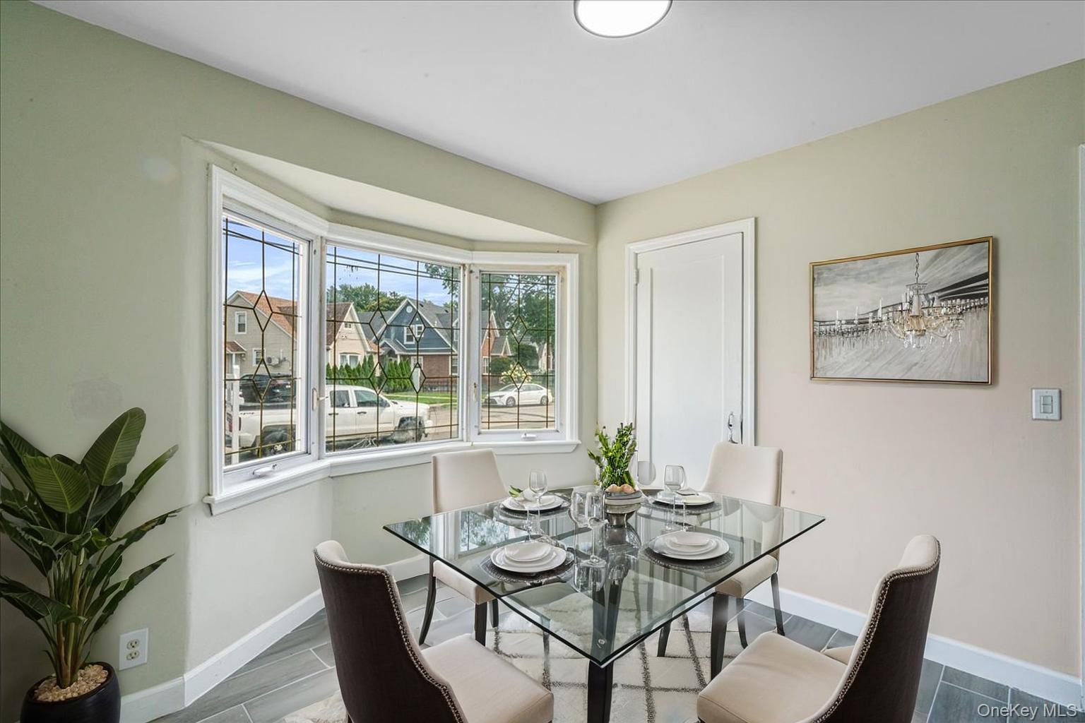 #9 photo, 325 Pennsylvania Avenue, 长岛 Roosevelt , NY 11575