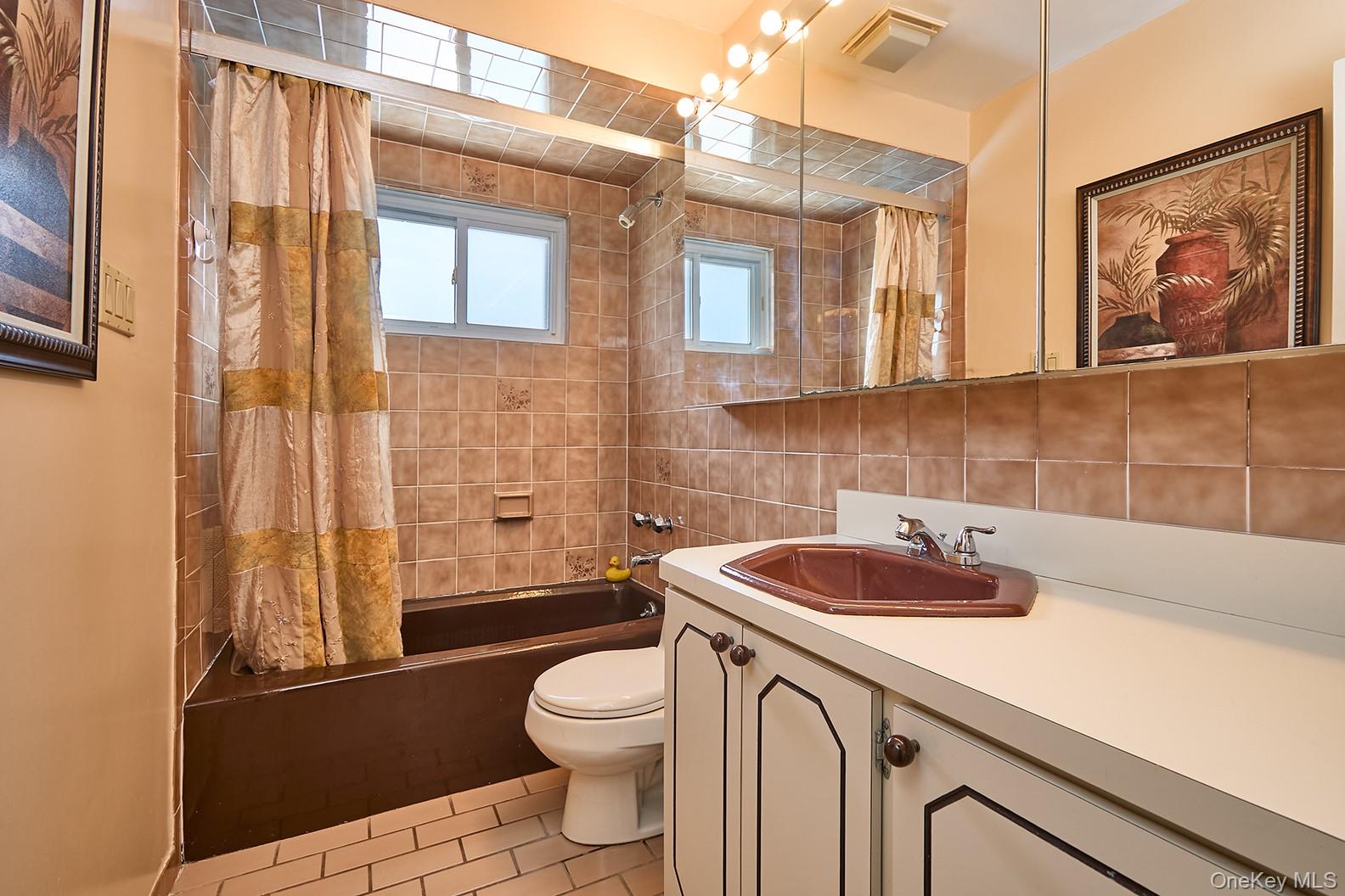 #10 photo, 1067 Ashley Drive, Valley Stream , NY 11580