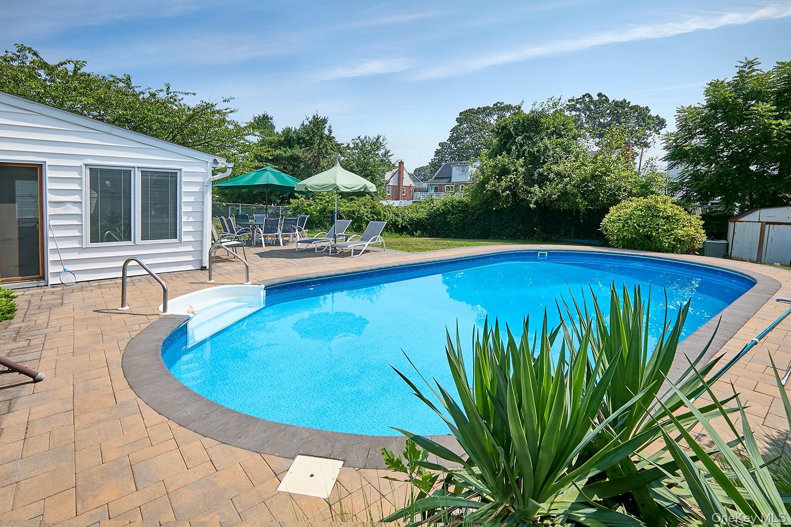 #15 photo, 1067 Ashley Drive, Valley Stream , NY 11580