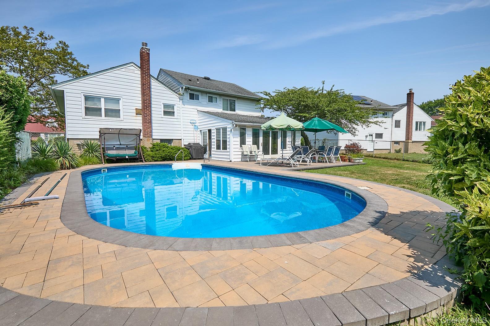 #16 photo, 1067 Ashley Drive, Valley Stream , NY 11580