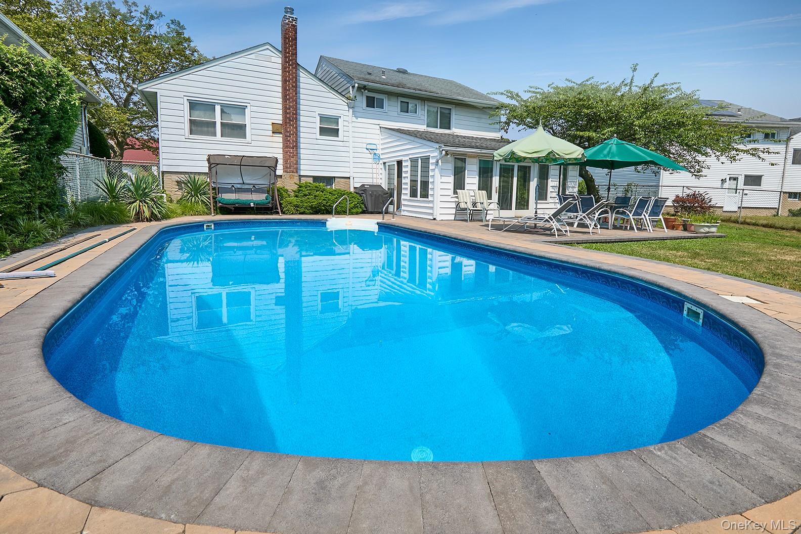 #18 photo, 1067 Ashley Drive, Valley Stream , NY 11580