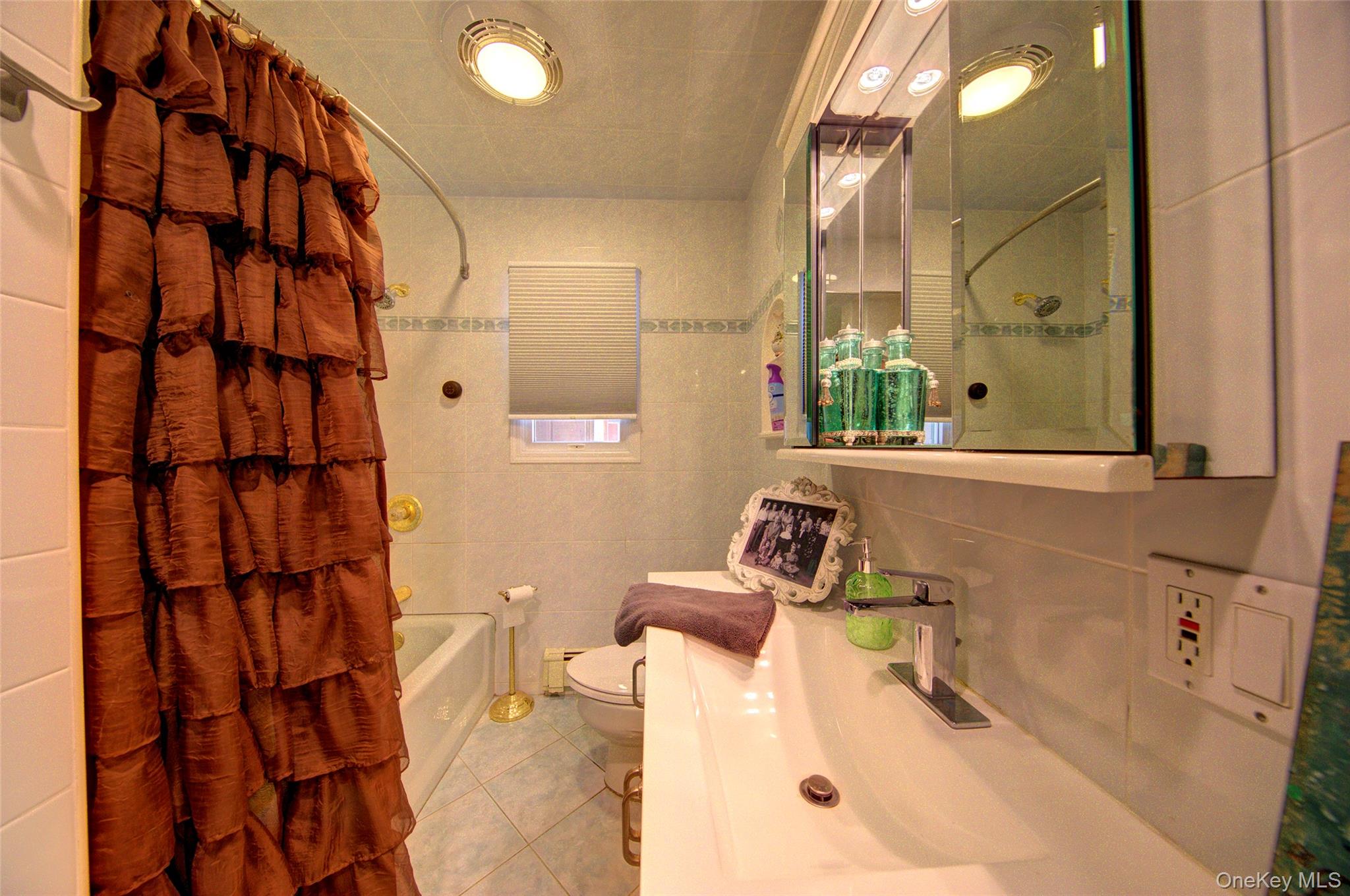 #15 photo, 997 Glen Drive, Franklin Square , NY 11010