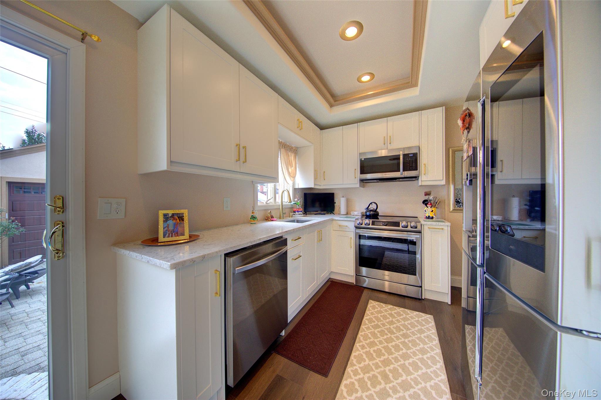 #17 photo, 997 Glen Drive, Franklin Square , NY 11010