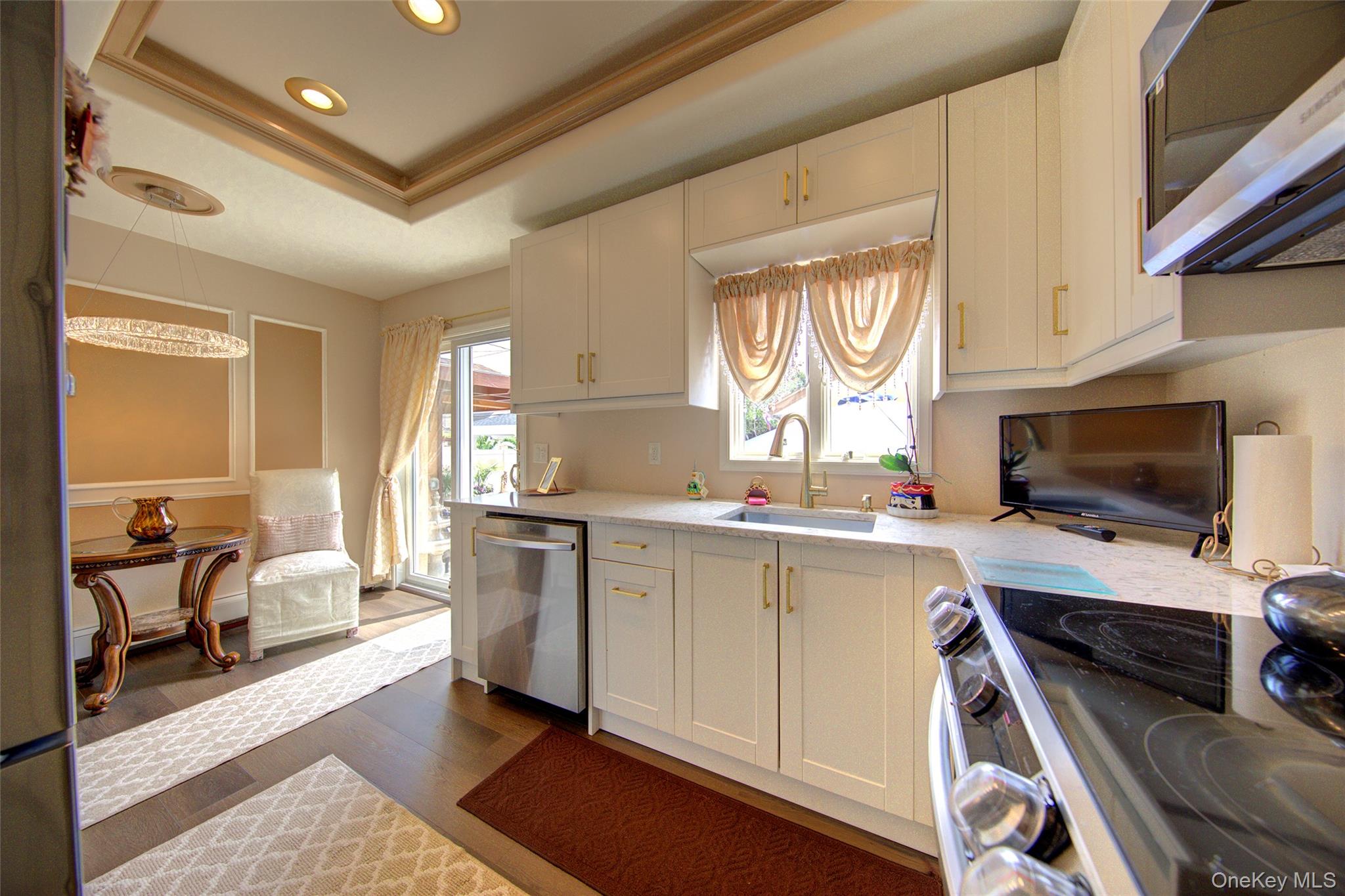 #19 photo, 997 Glen Drive, Franklin Square , NY 11010