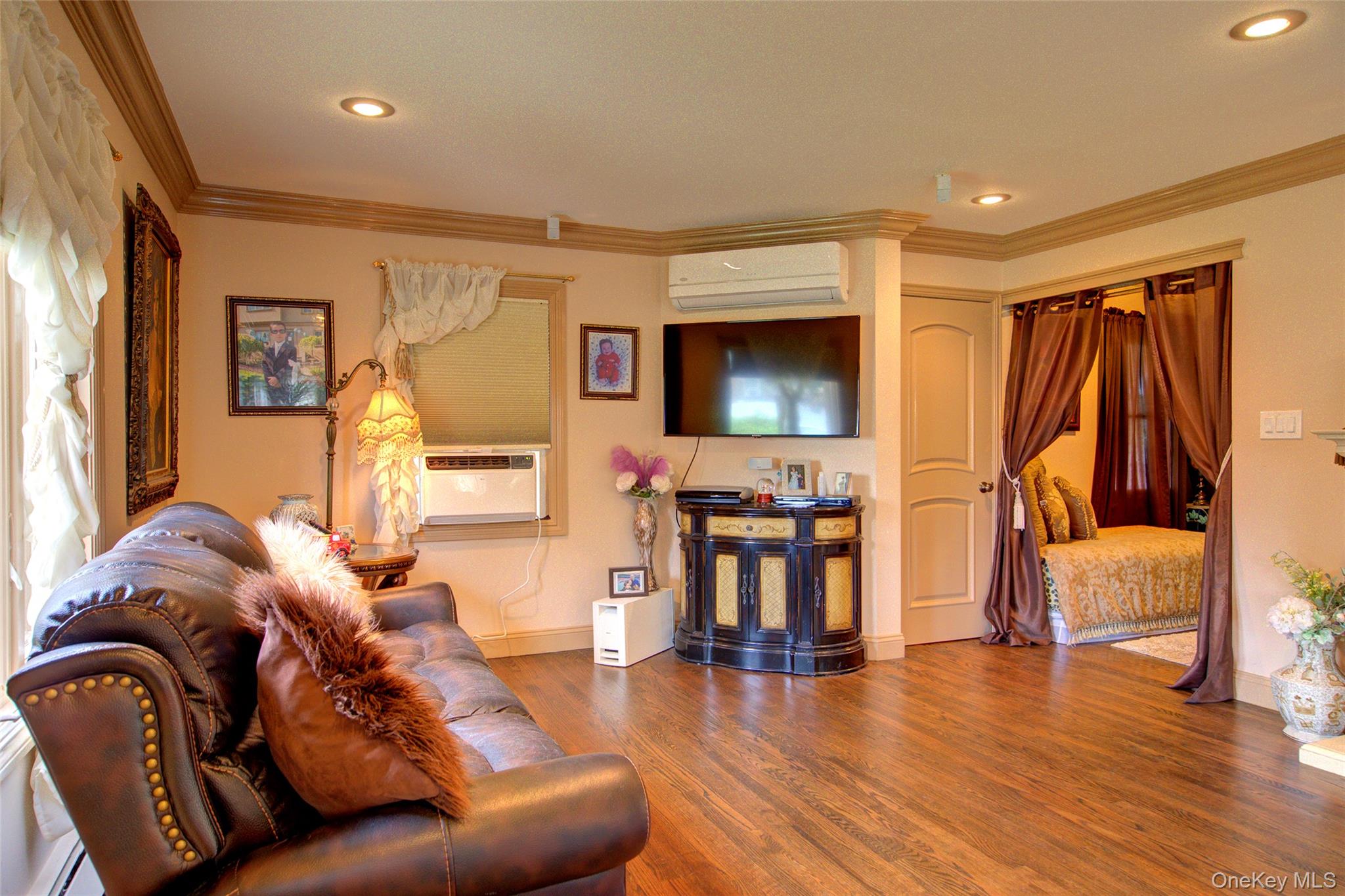 #6 photo, 997 Glen Drive, Franklin Square , NY 11010