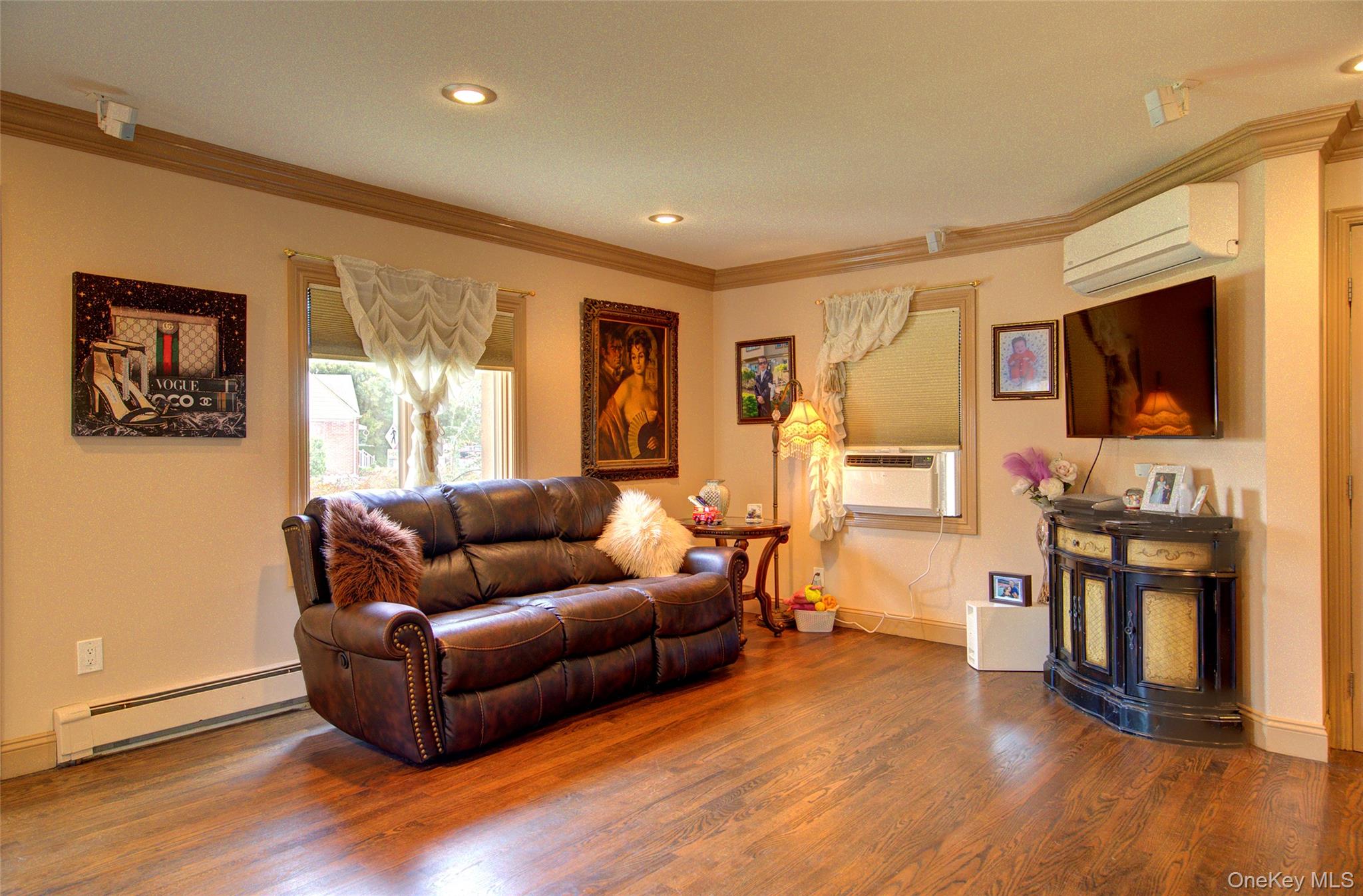 #8 photo, 997 Glen Drive, Franklin Square , NY 11010