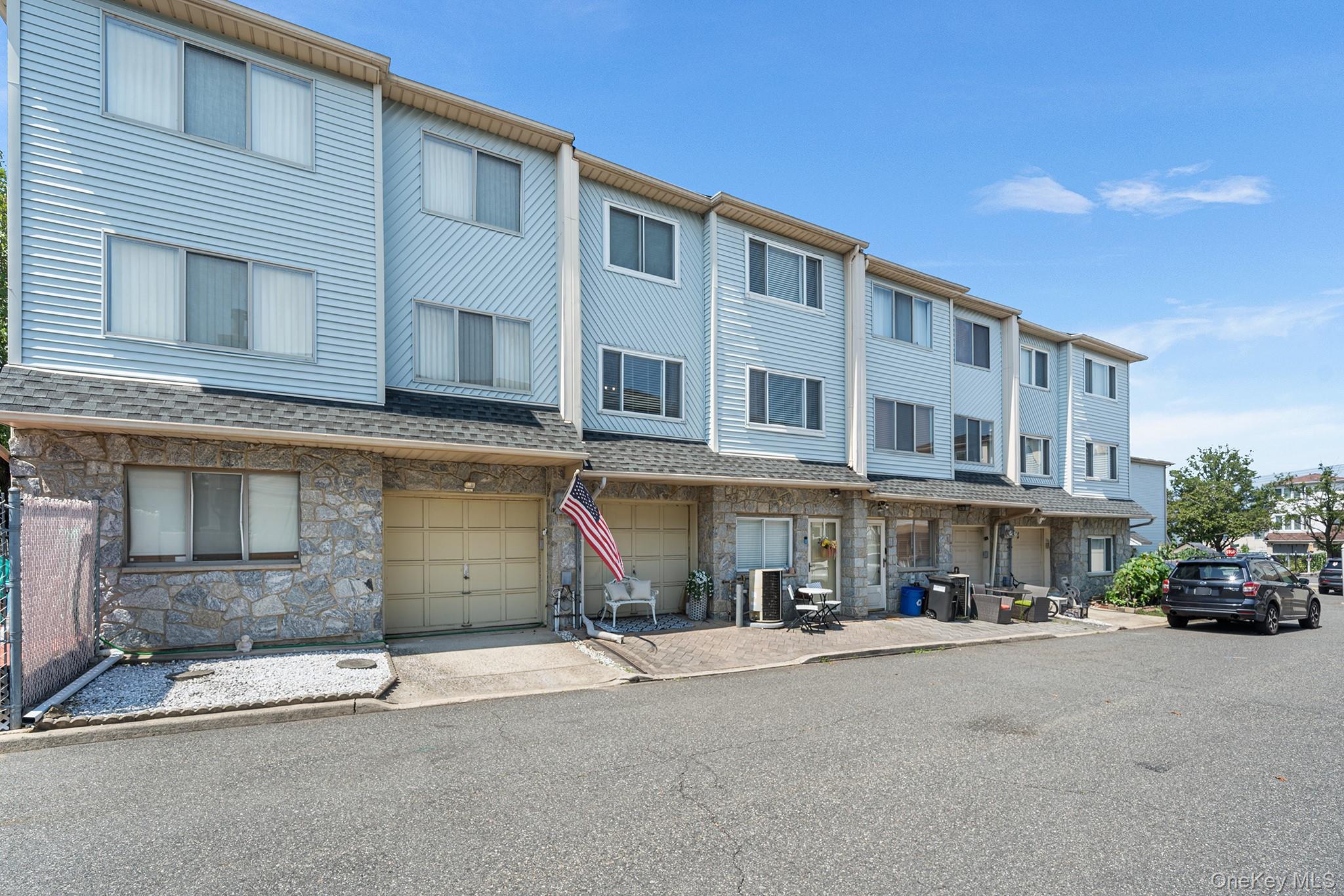 #1 photo, 28 Wirt Lane, Staten Island , NY 10309