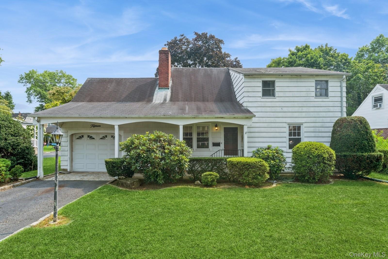 #1 photo, 15 Cleveland Place, नासाउ काउंटी Glen Cove , NY 11542