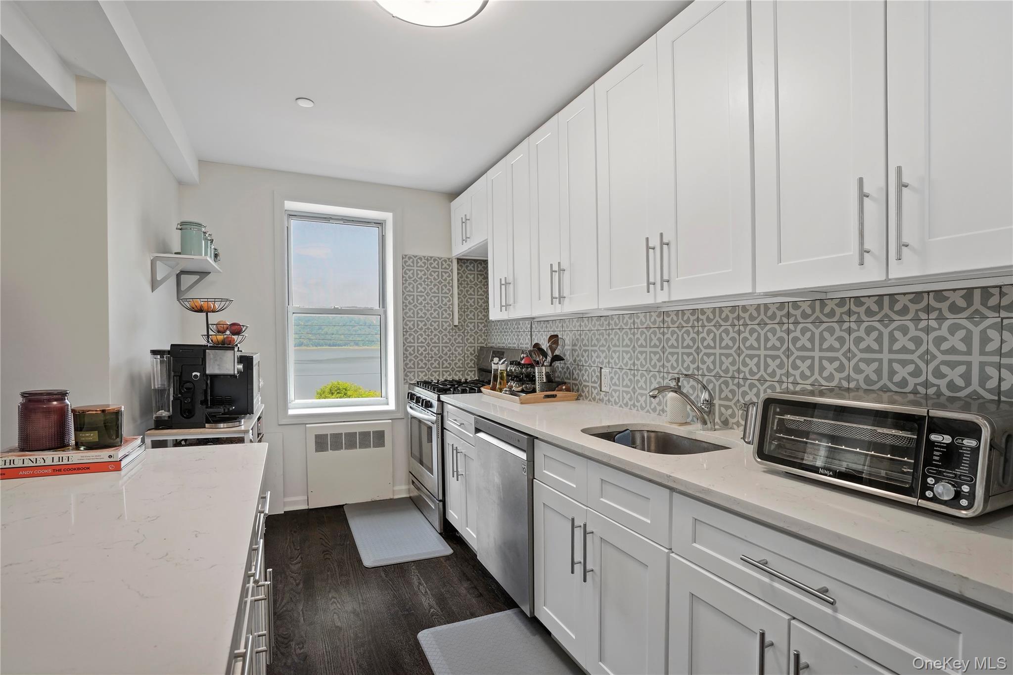 #7 photo, 1 Hawley Terrace, Yonkers , NY 10701