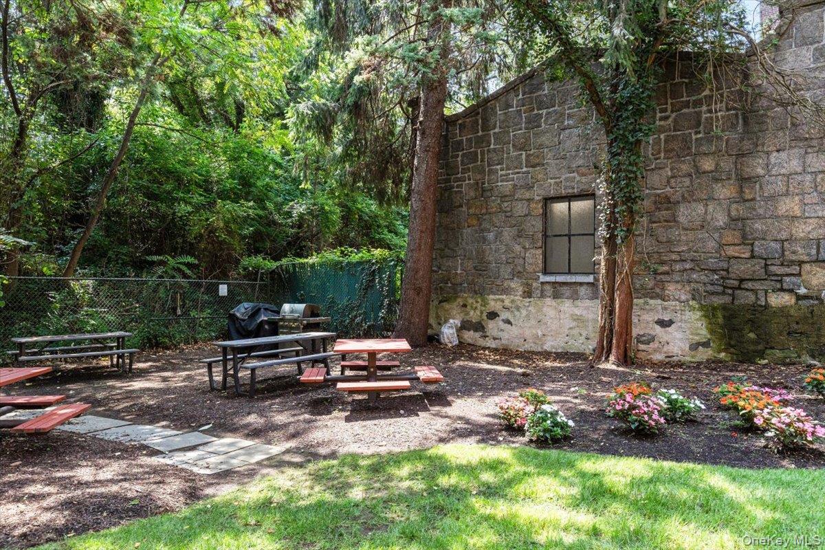 #14 photo, 1440 Midland Avenue, ブロンクス区 Bronxville , NY 10708