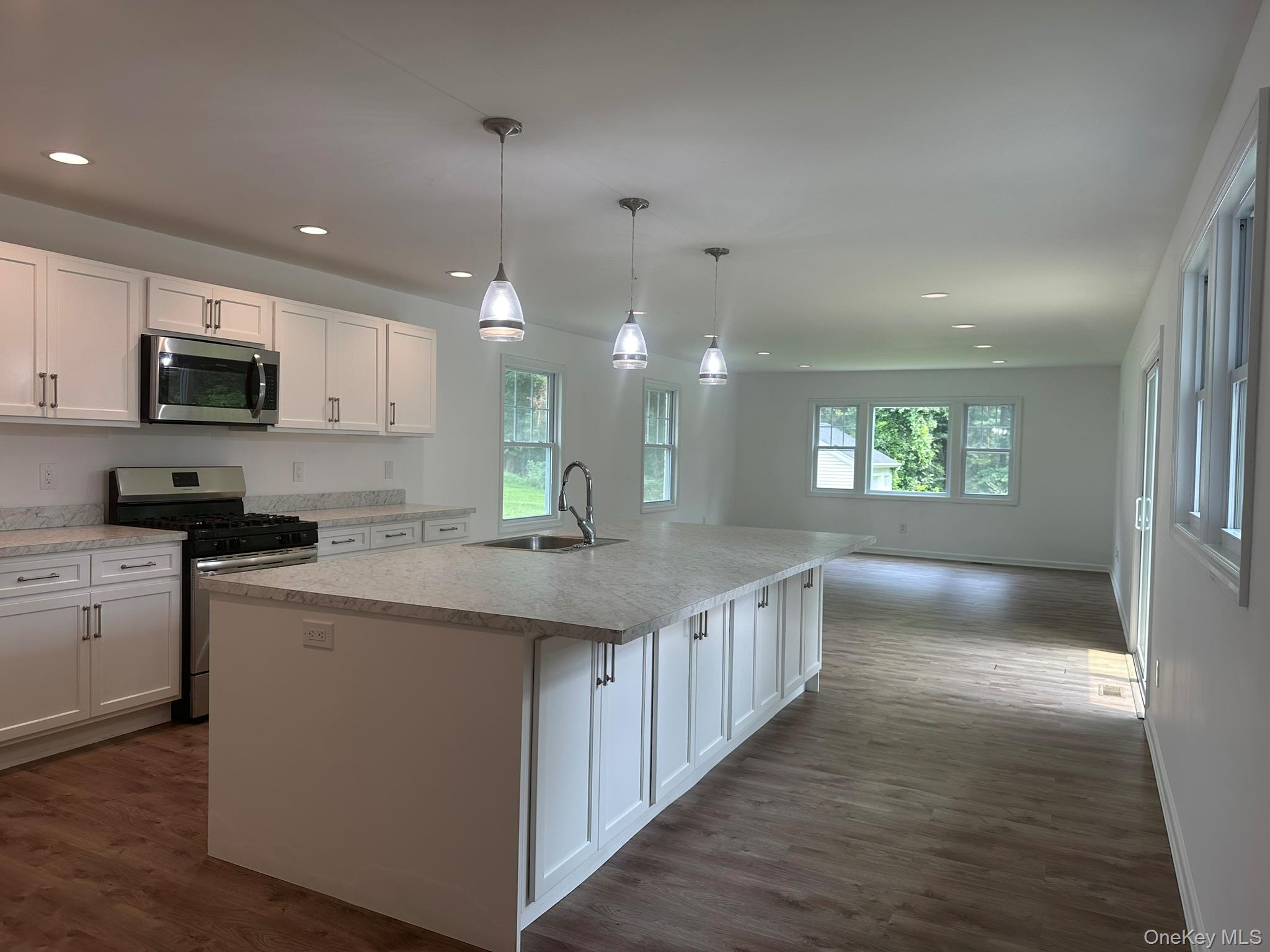 #8 photo, 121 W Main Street, Kings Park , NY 11754