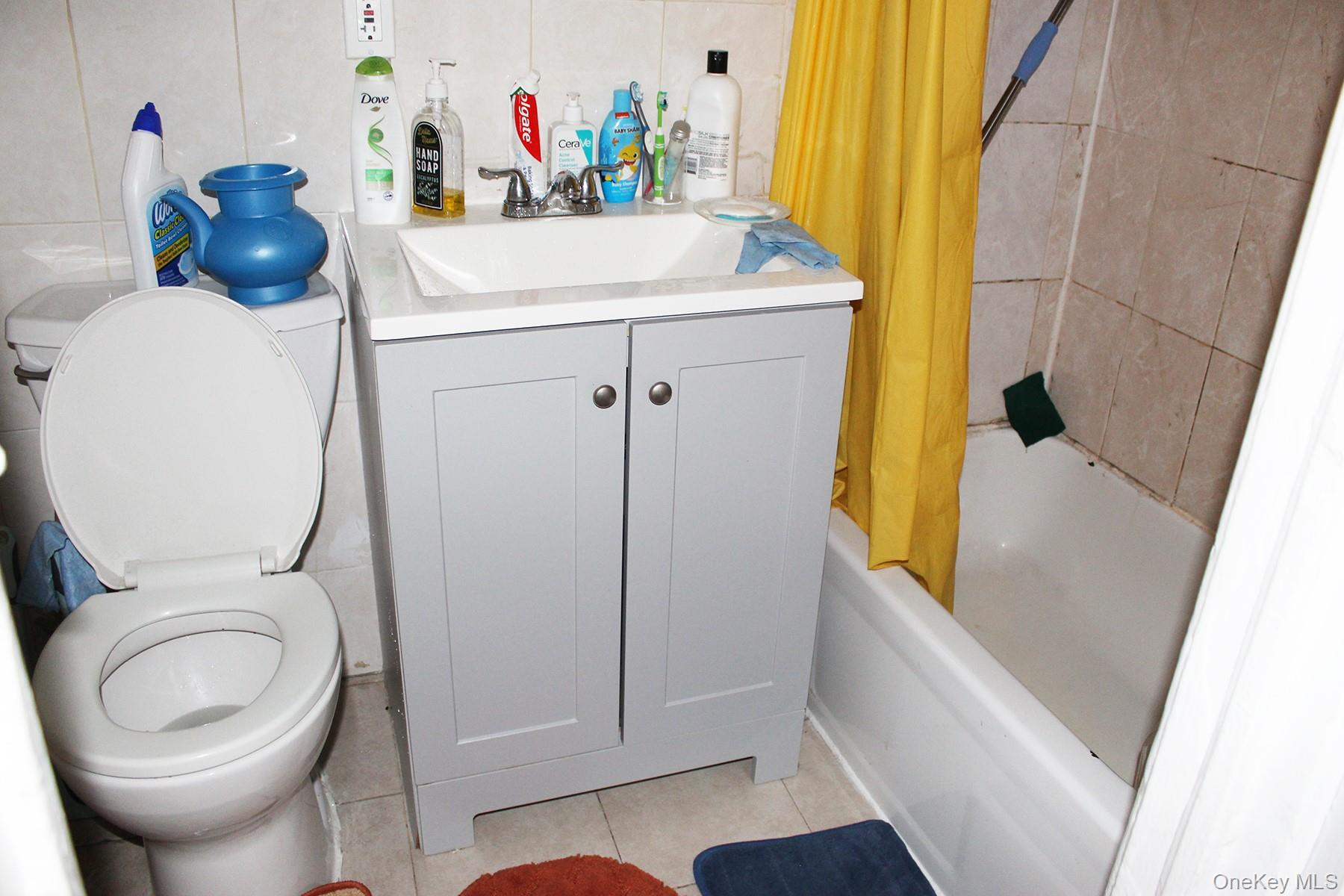 #4 photo, 1731 White Plains Road, Bronx , NY 10462