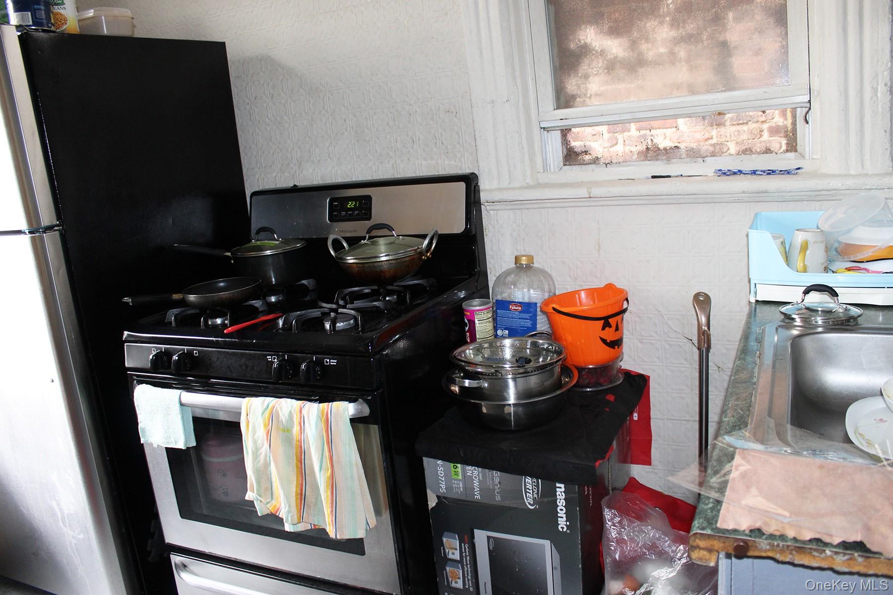 #5 photo, 1731 White Plains Road, Bronx , NY 10462