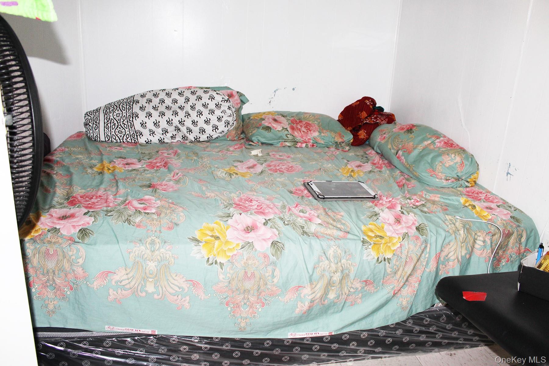 #8 photo, 1731 White Plains Road, Bronx , NY 10462