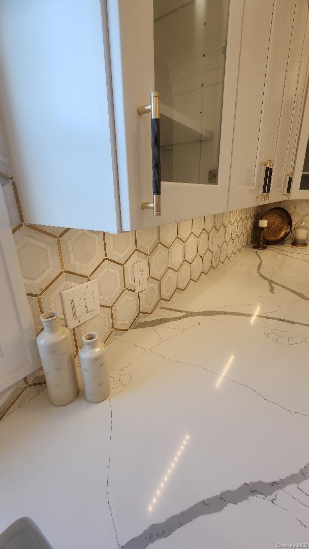 #19 photo, 2369 Stewart Avenue, Westbury , NY 11590