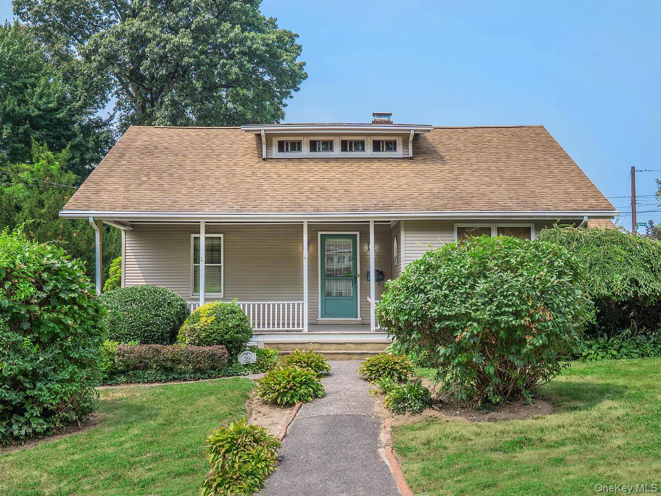 #1 photo, 39 Cody Avenue, नासाउ काउंटी Glen Head , NY 11545