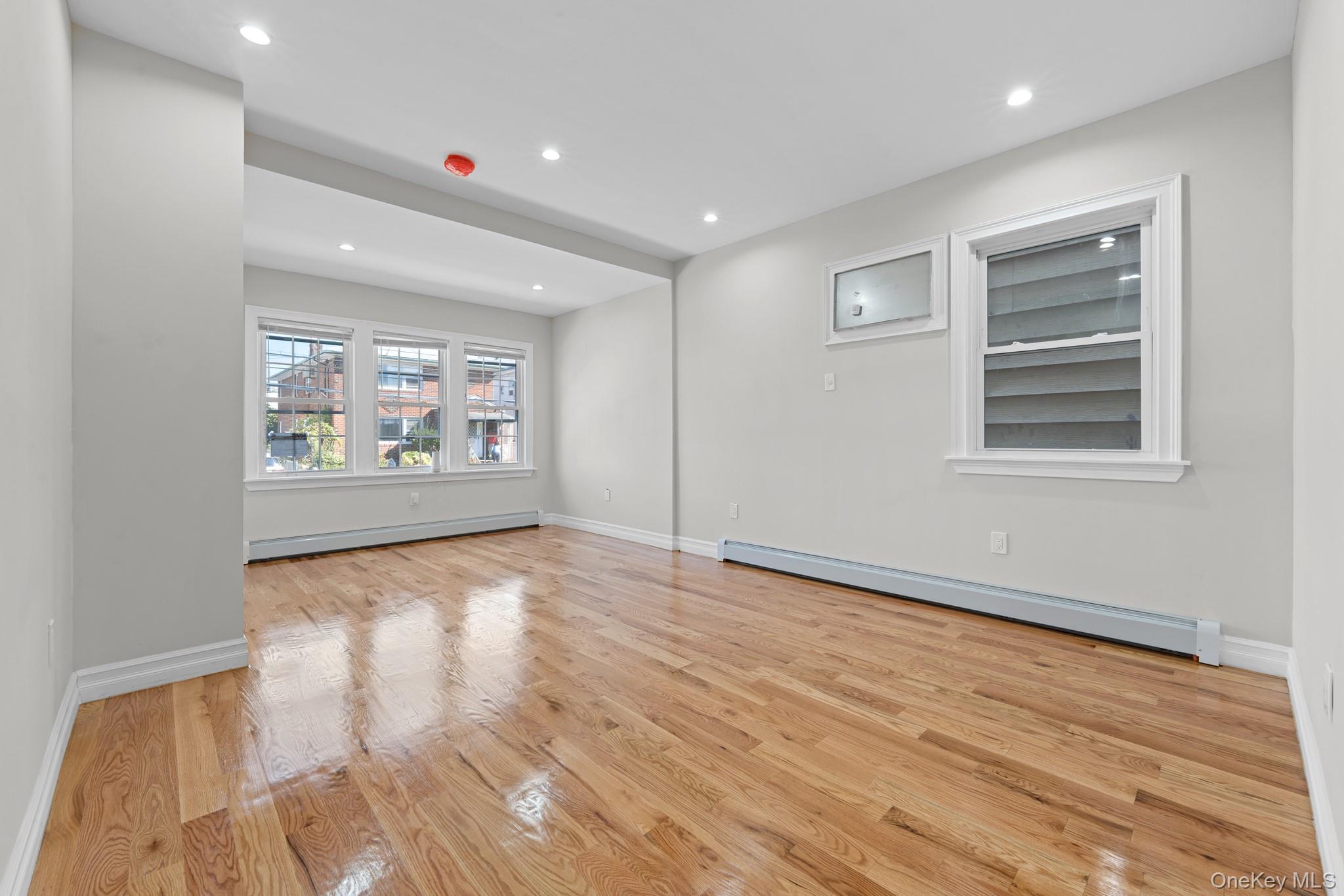 #11 photo, 10152 103rd Street, クイーンズ区 Ozone Park , NY 11416