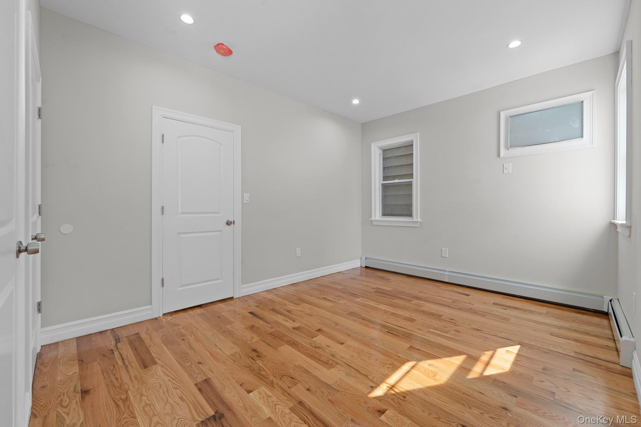 #12 photo, 10152 103rd Street, クイーンズ区 Ozone Park , NY 11416