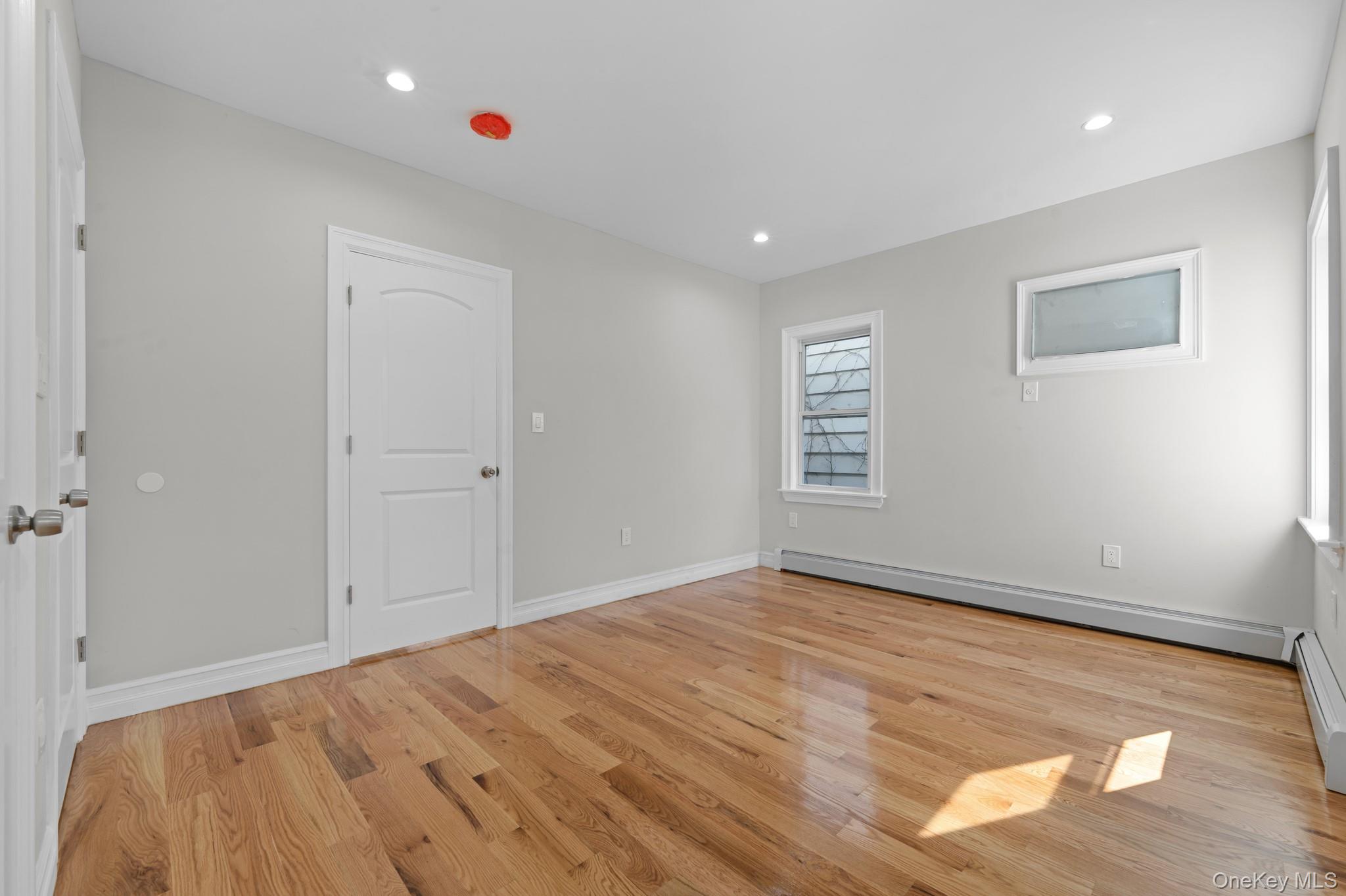 #6 photo, 10152 103rd Street, クイーンズ区 Ozone Park , NY 11416