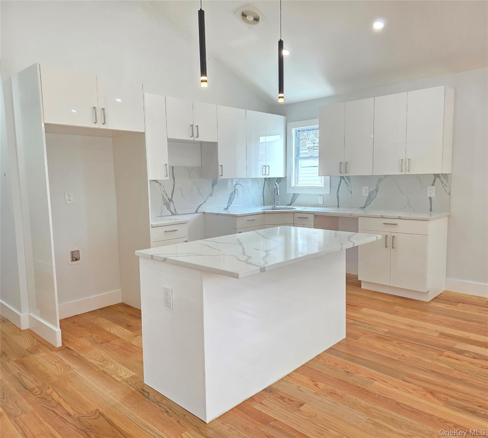 #12 photo, 14419 230 Street, クイーンズ区 Springfield Gardens , NY 11413