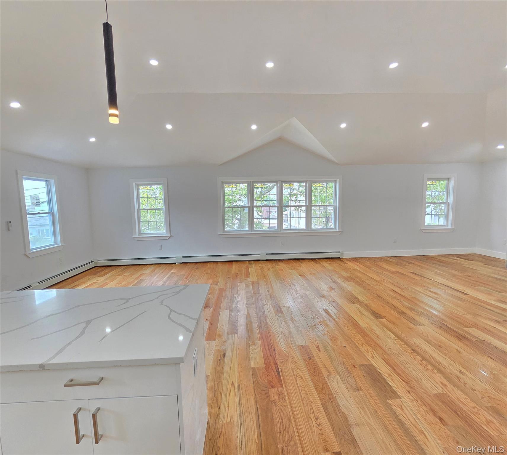 #4 photo, 14419 230 Street, クイーンズ区 Springfield Gardens , NY 11413