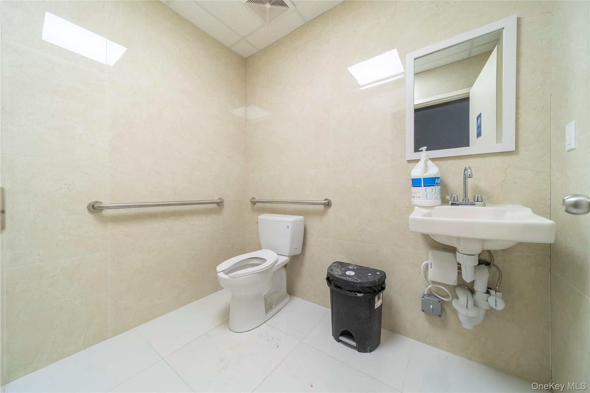 #10 photo, 124-28 Queens Boulevard, クイーンズ区 Kew Gardens , NY 11415