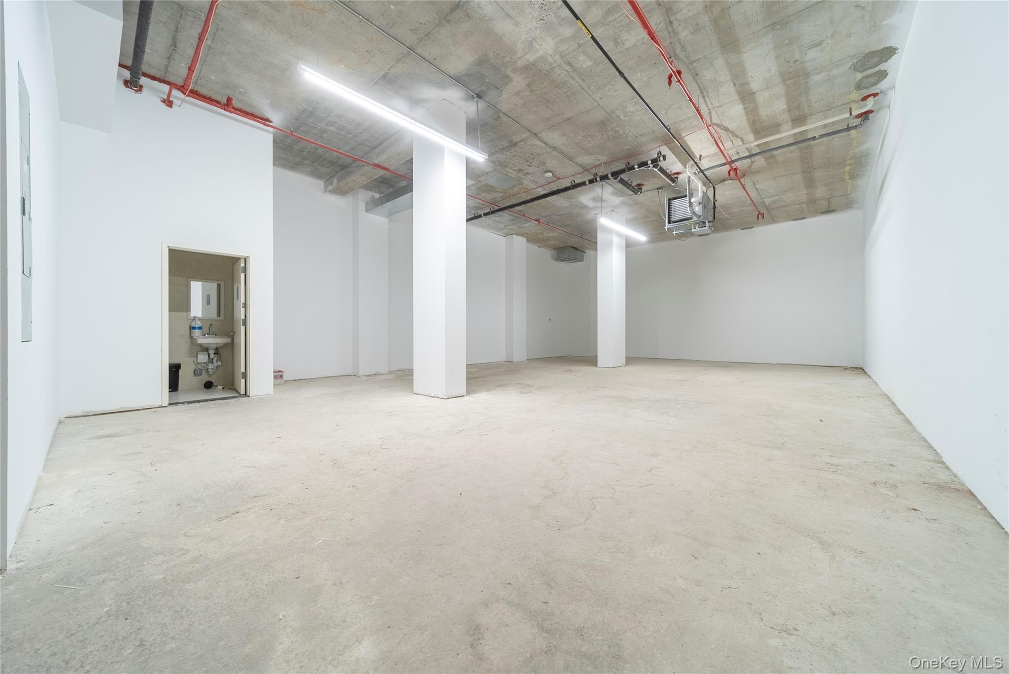 #6 photo, 124-28 Queens Boulevard, クイーンズ区 Kew Gardens , NY 11415