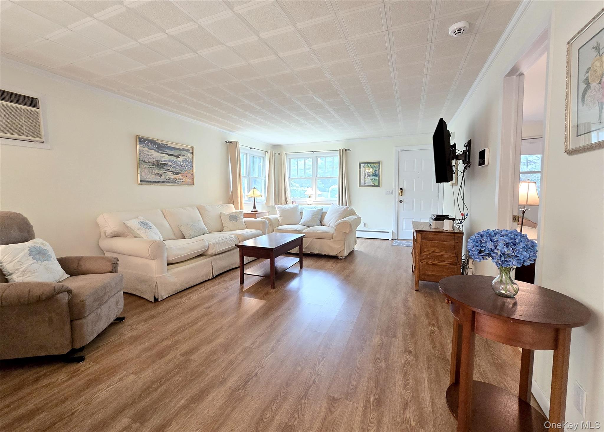 #1 photo, 65 Magnolia Drive, 东长岛 Selden , NY 11784