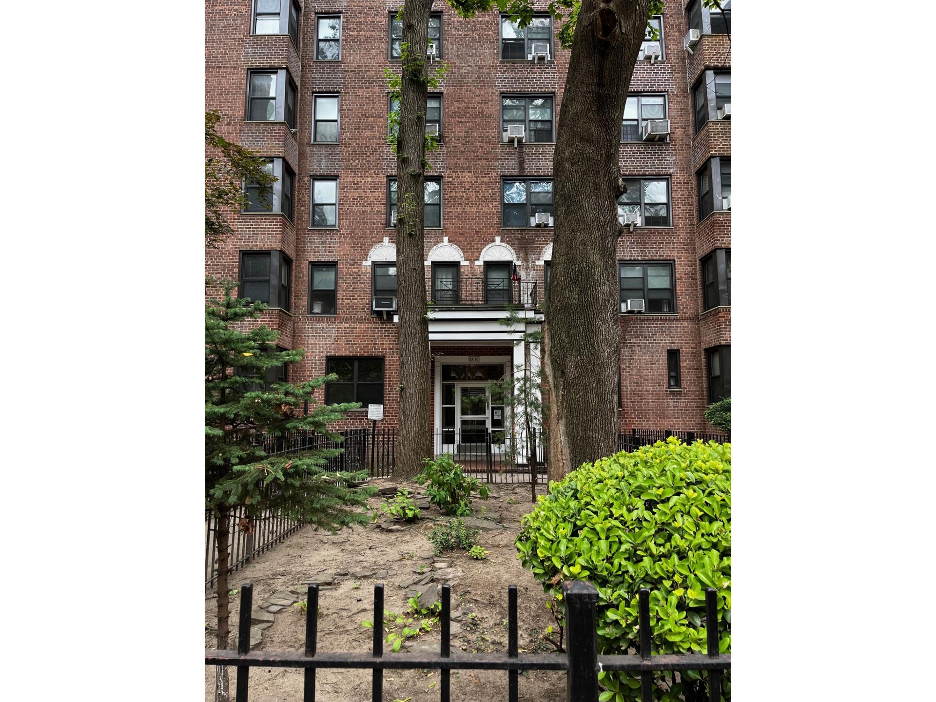 #15 photo, 88-10 34TH Avenue, クイーンズ区 Jackson Heights , NY 11372