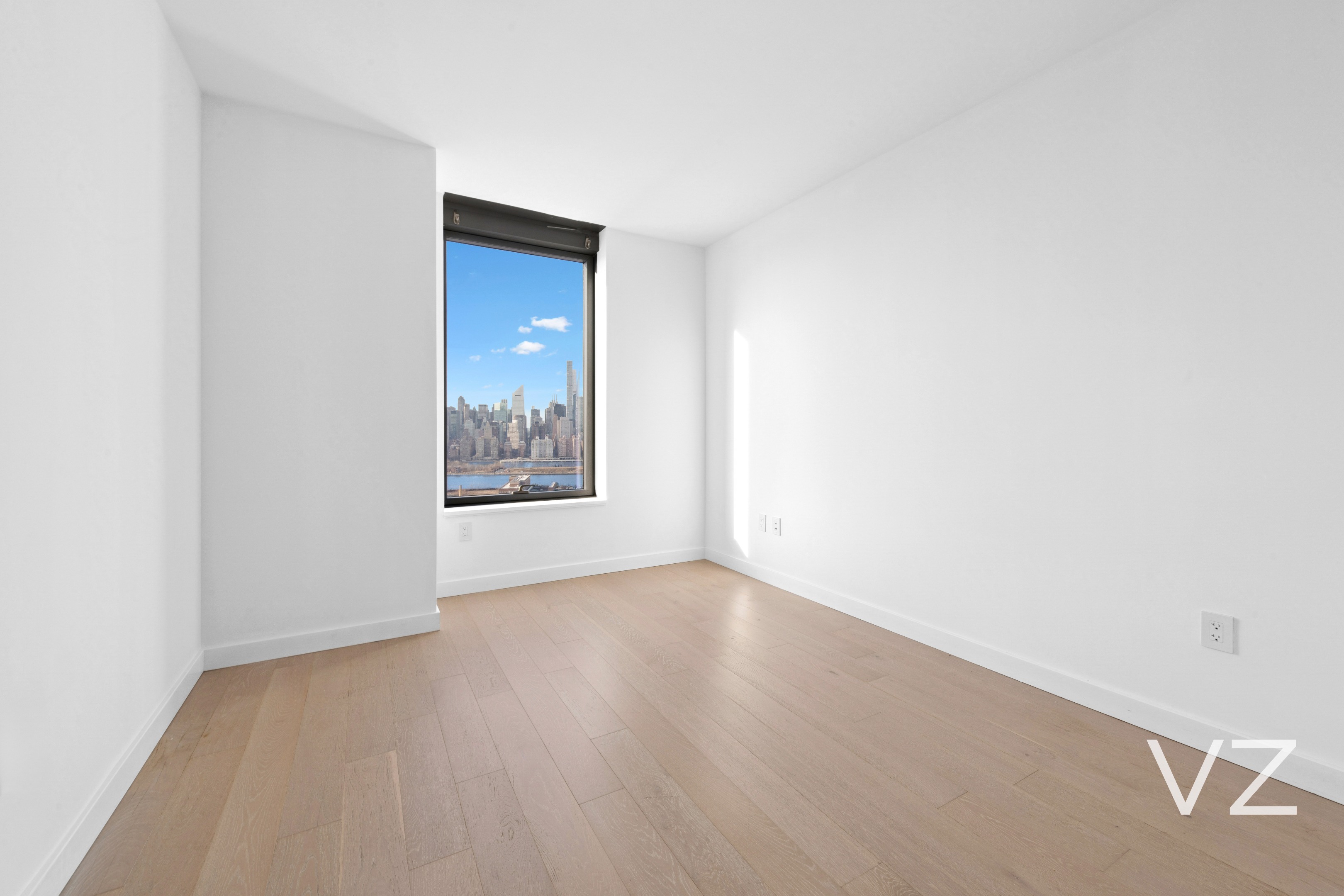 #8 photo, Hunters Point, Hunters Point , NY 11101