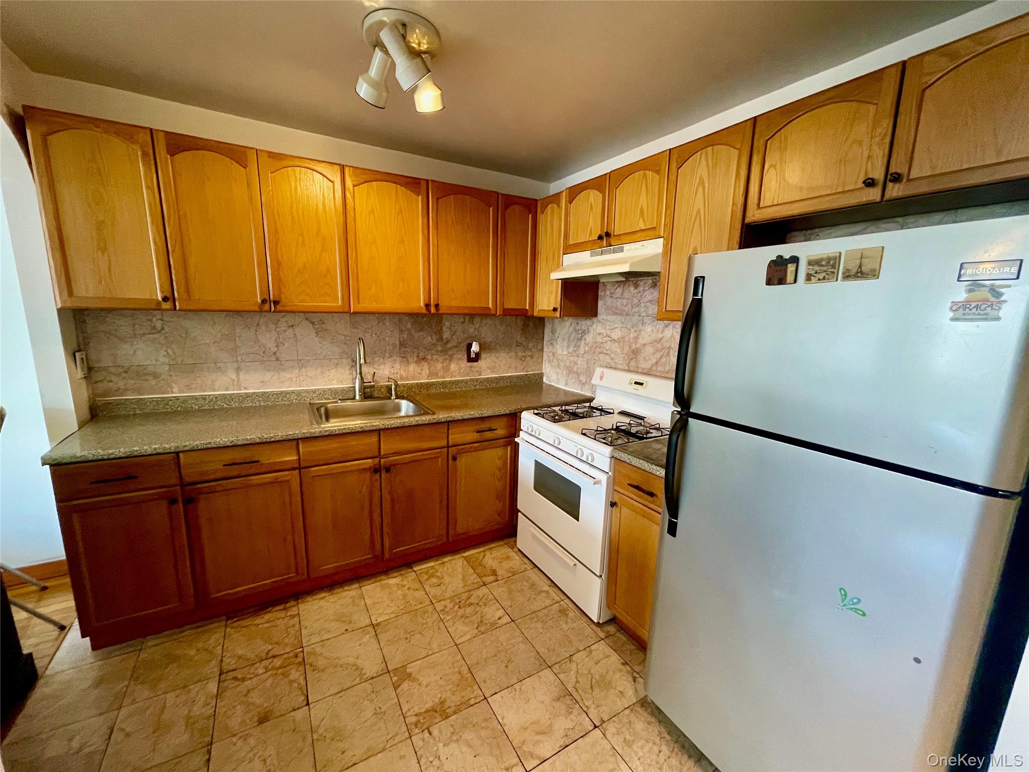 #7 photo, 94-11 59th Avenue, Elmhurst , NY 11373