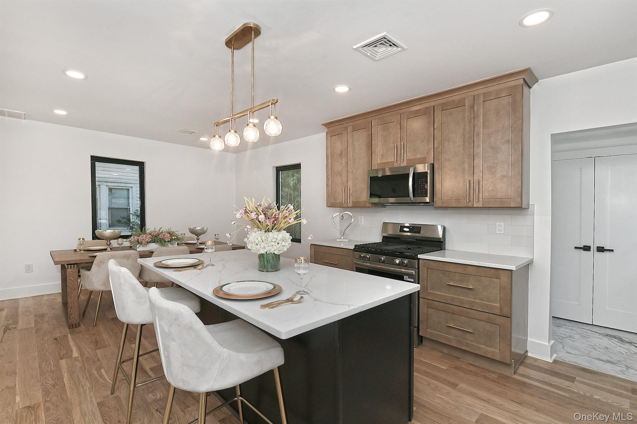 #11 photo, 33 Van Nostrand Avenue, ナッソー郡 Great Neck , NY 11024