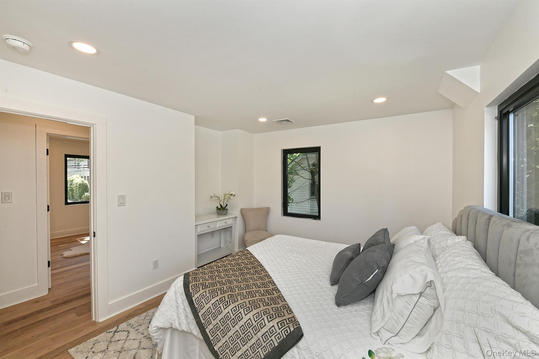 #15 photo, 33 Van Nostrand Avenue, ナッソー郡 Great Neck , NY 11024