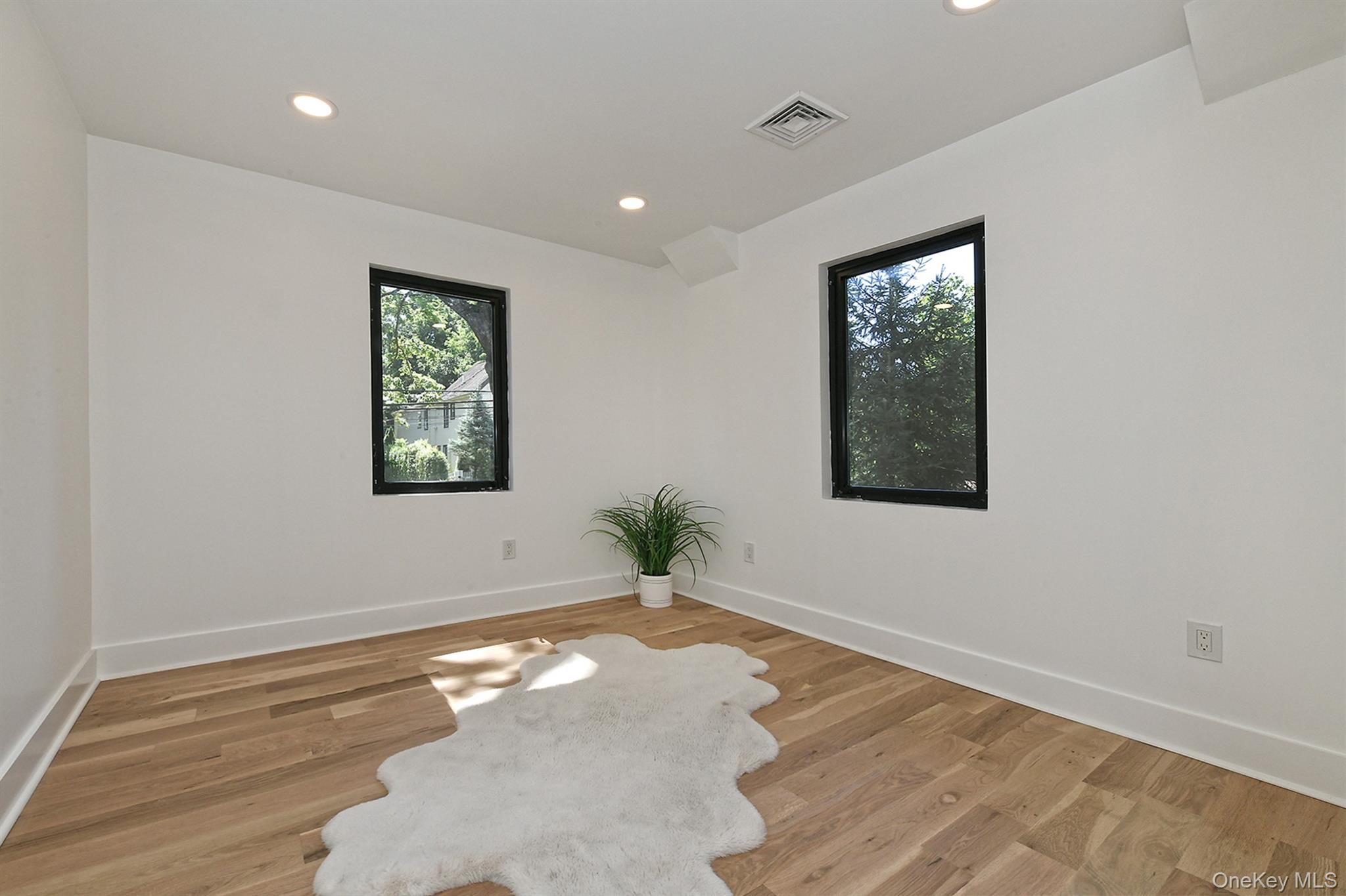 #17 photo, 33 Van Nostrand Avenue, ナッソー郡 Great Neck , NY 11024