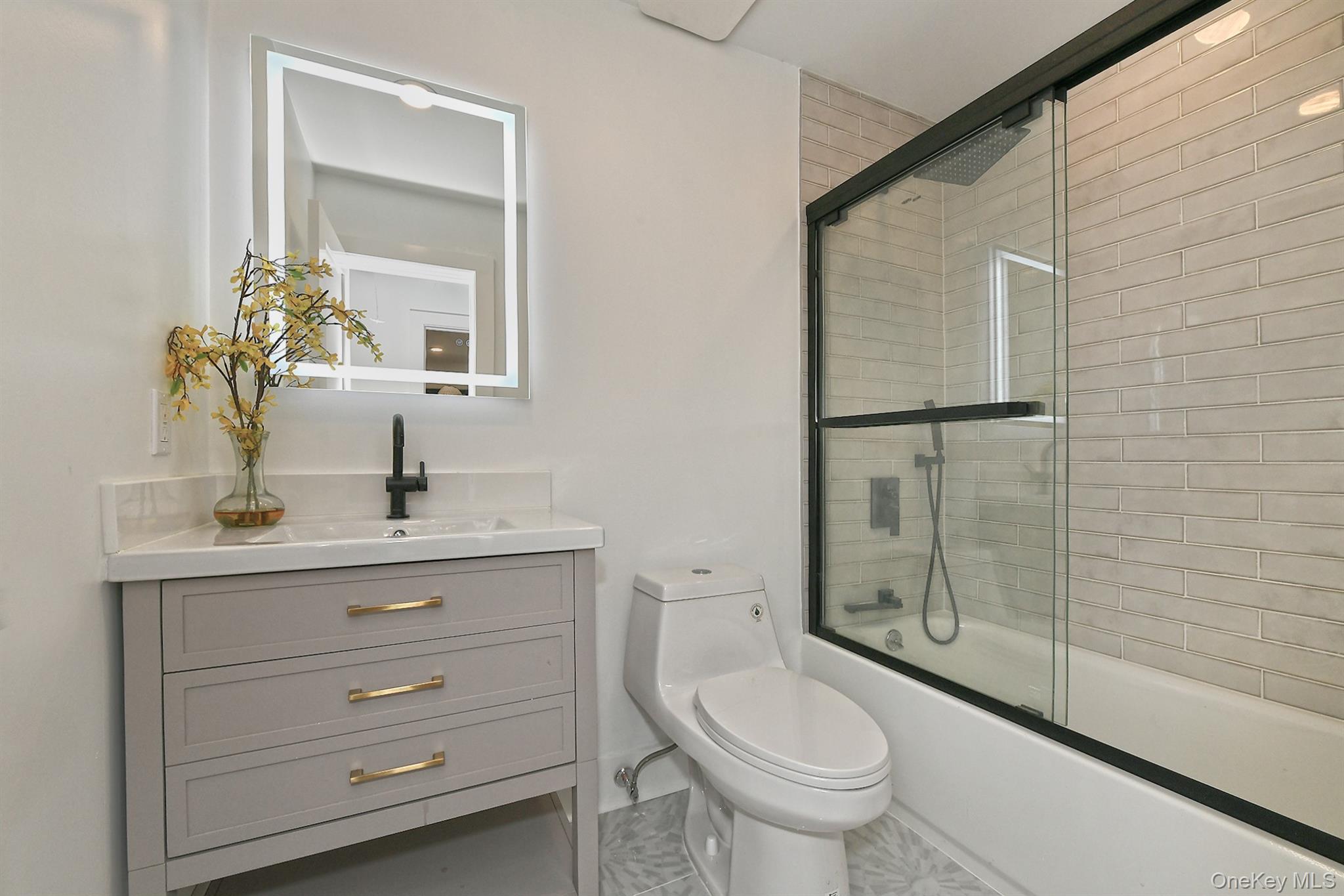 #20 photo, 33 Van Nostrand Avenue, ナッソー郡 Great Neck , NY 11024