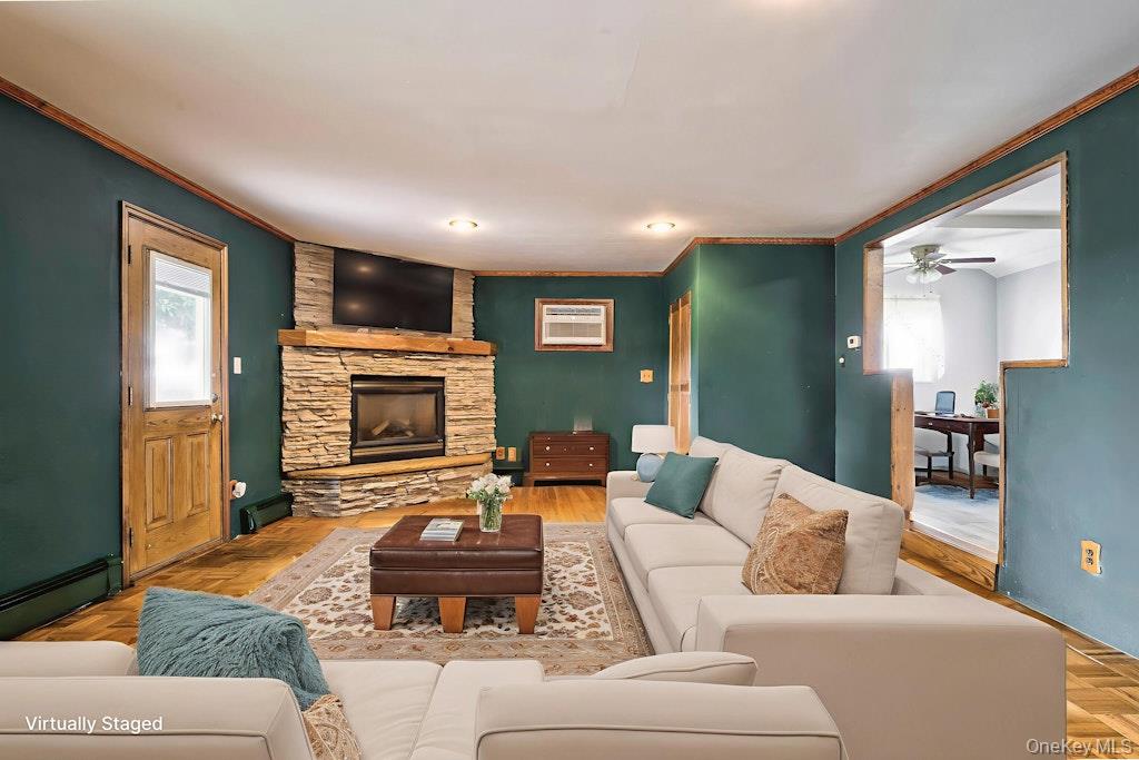 #12 photo, 465 N Monroe Avenue, Lindenhurst , NY 11757