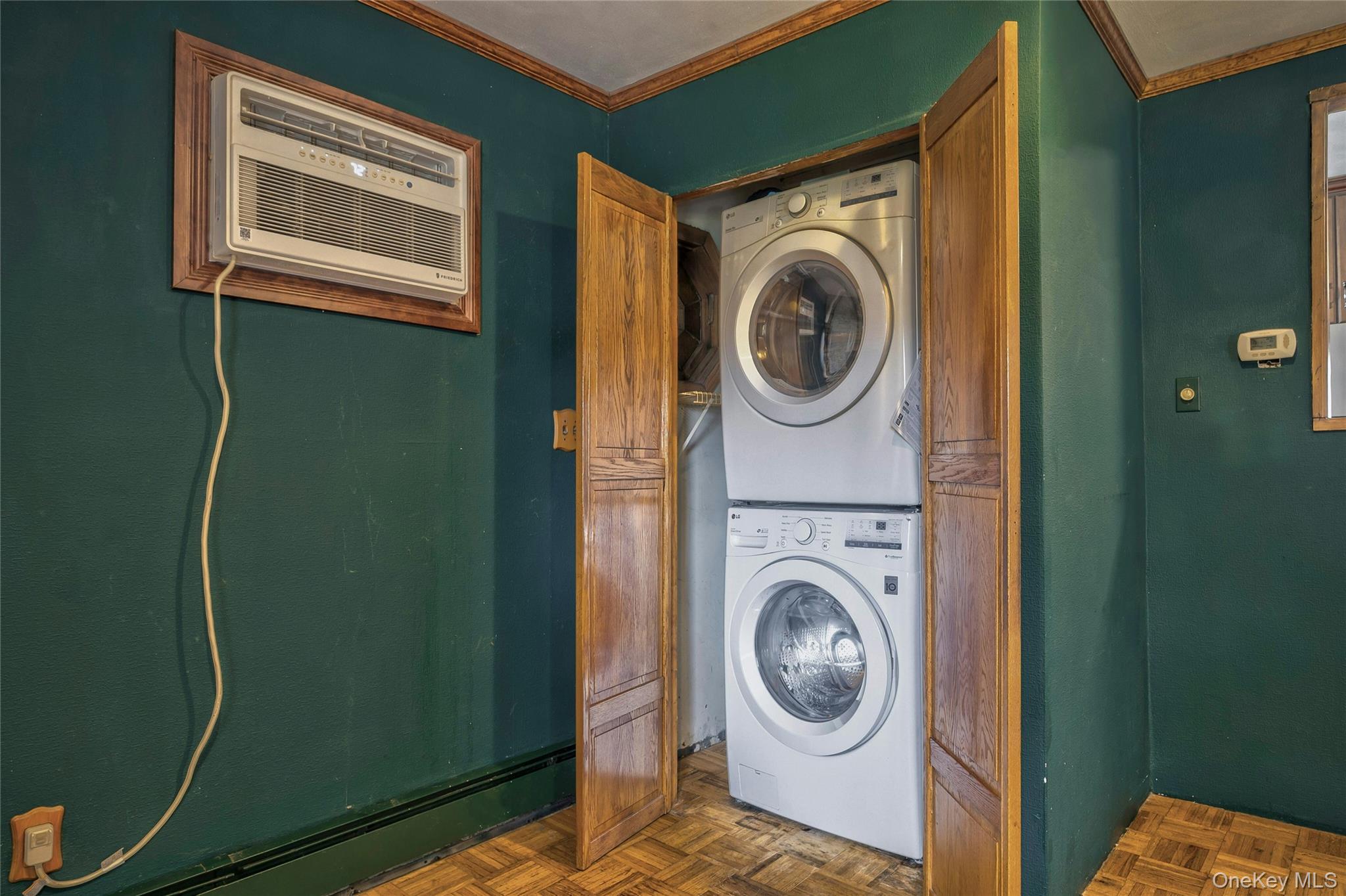 #13 photo, 465 N Monroe Avenue, Lindenhurst , NY 11757