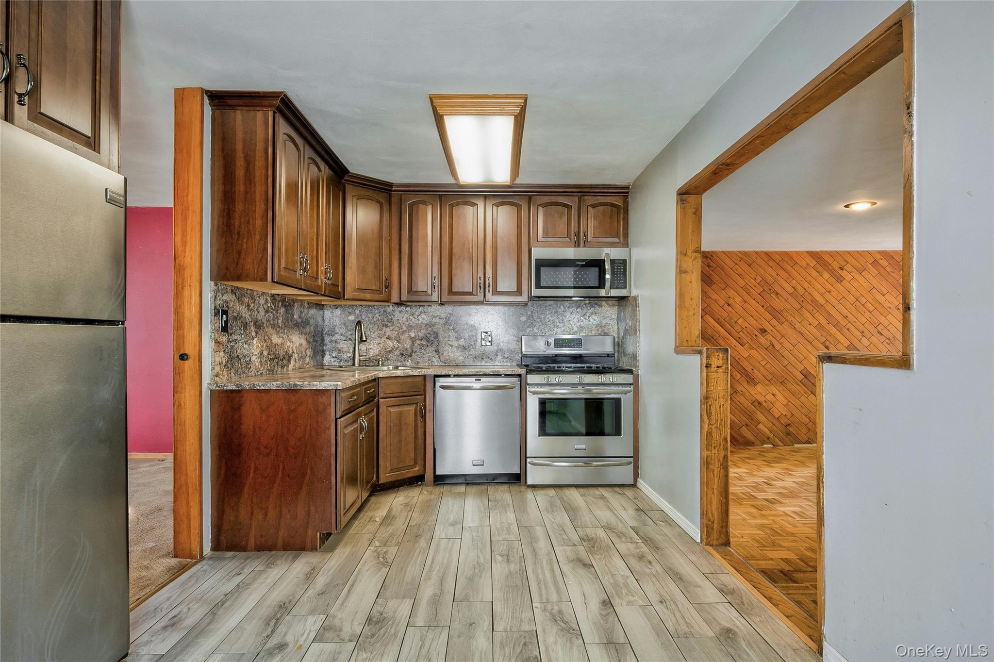 #5 photo, 465 N Monroe Avenue, Lindenhurst , NY 11757