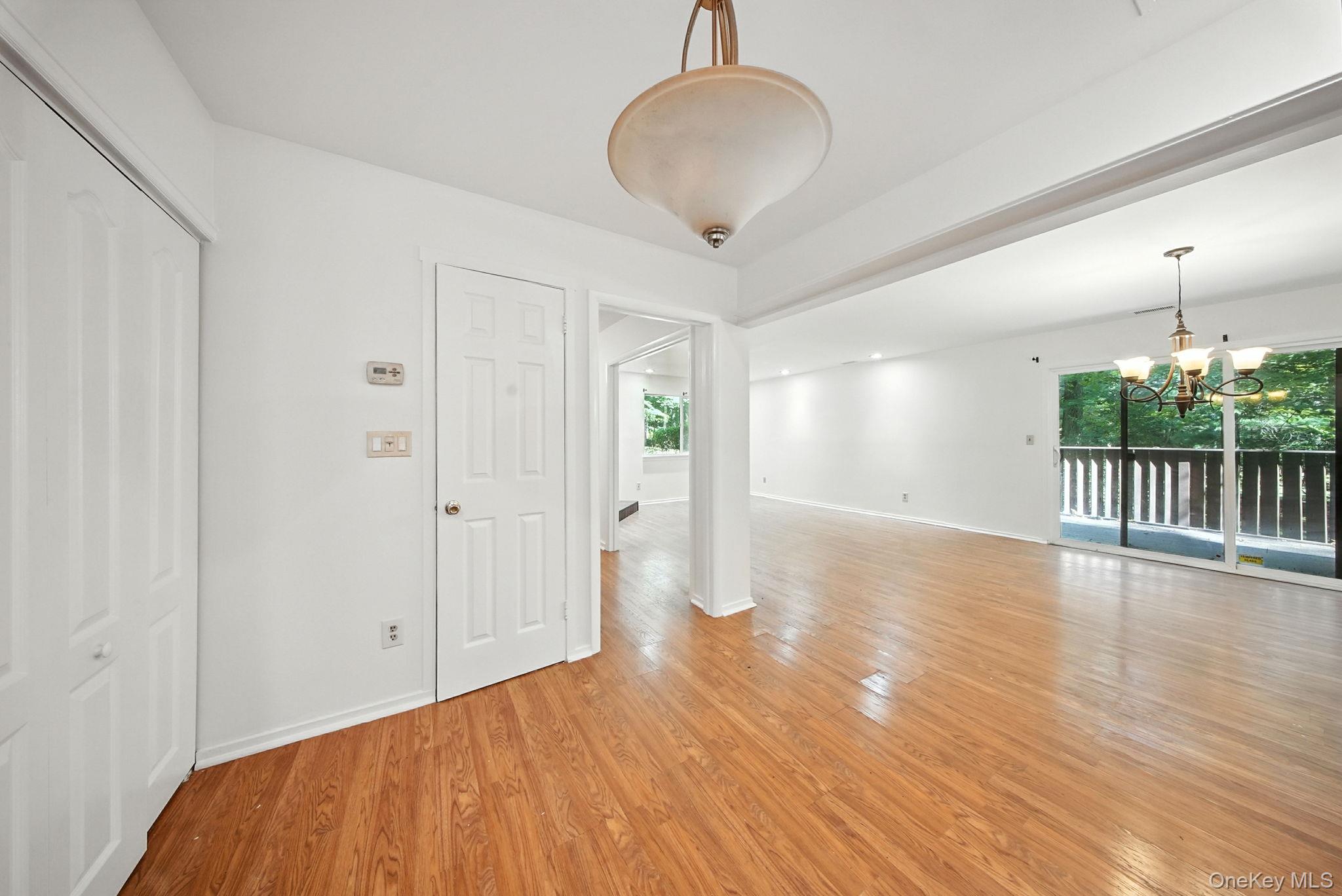 #12 photo, 4 Aspen Court, Woodbury , NY 10930