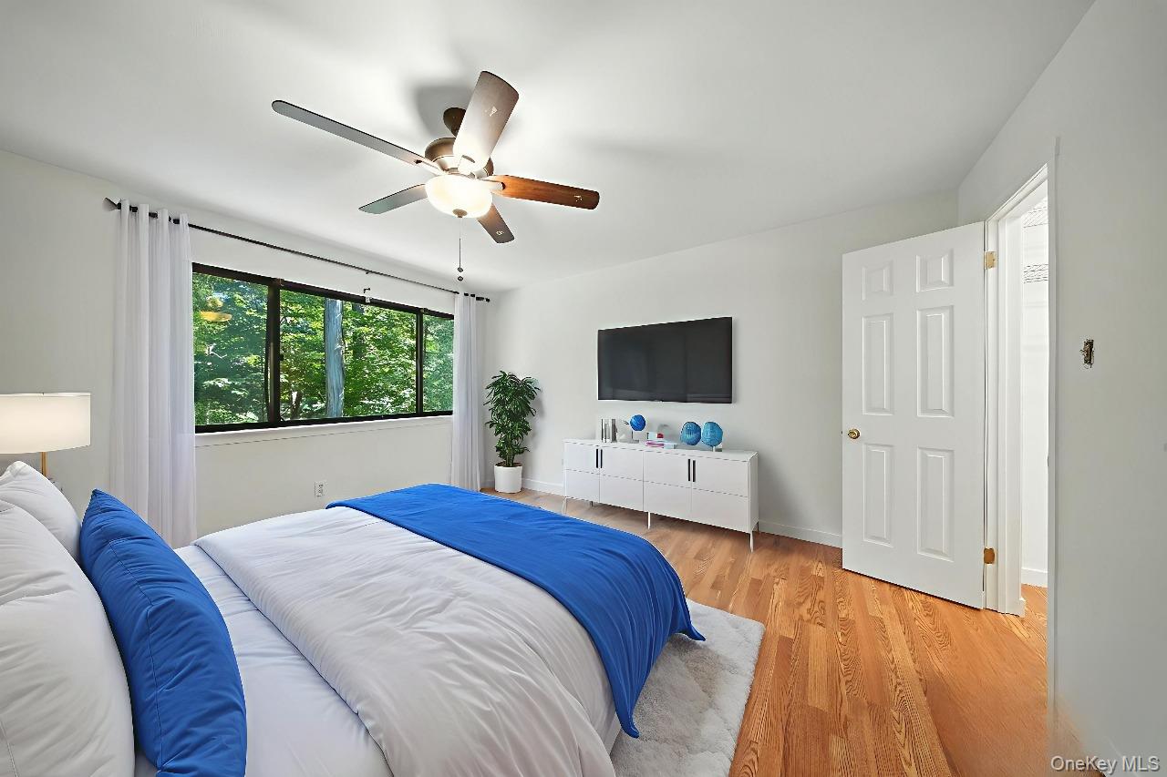 #15 photo, 4 Aspen Court, Woodbury , NY 10930