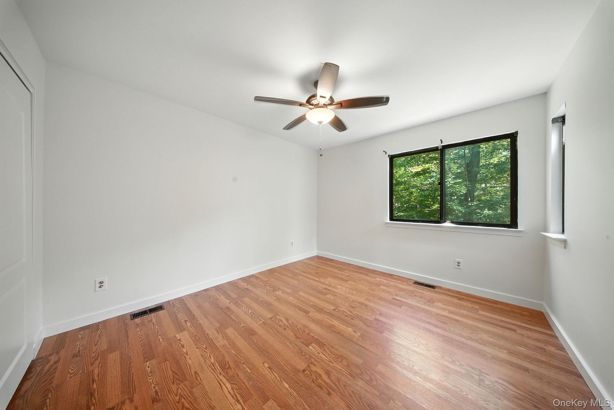 #17 photo, 4 Aspen Court, Woodbury , NY 10930