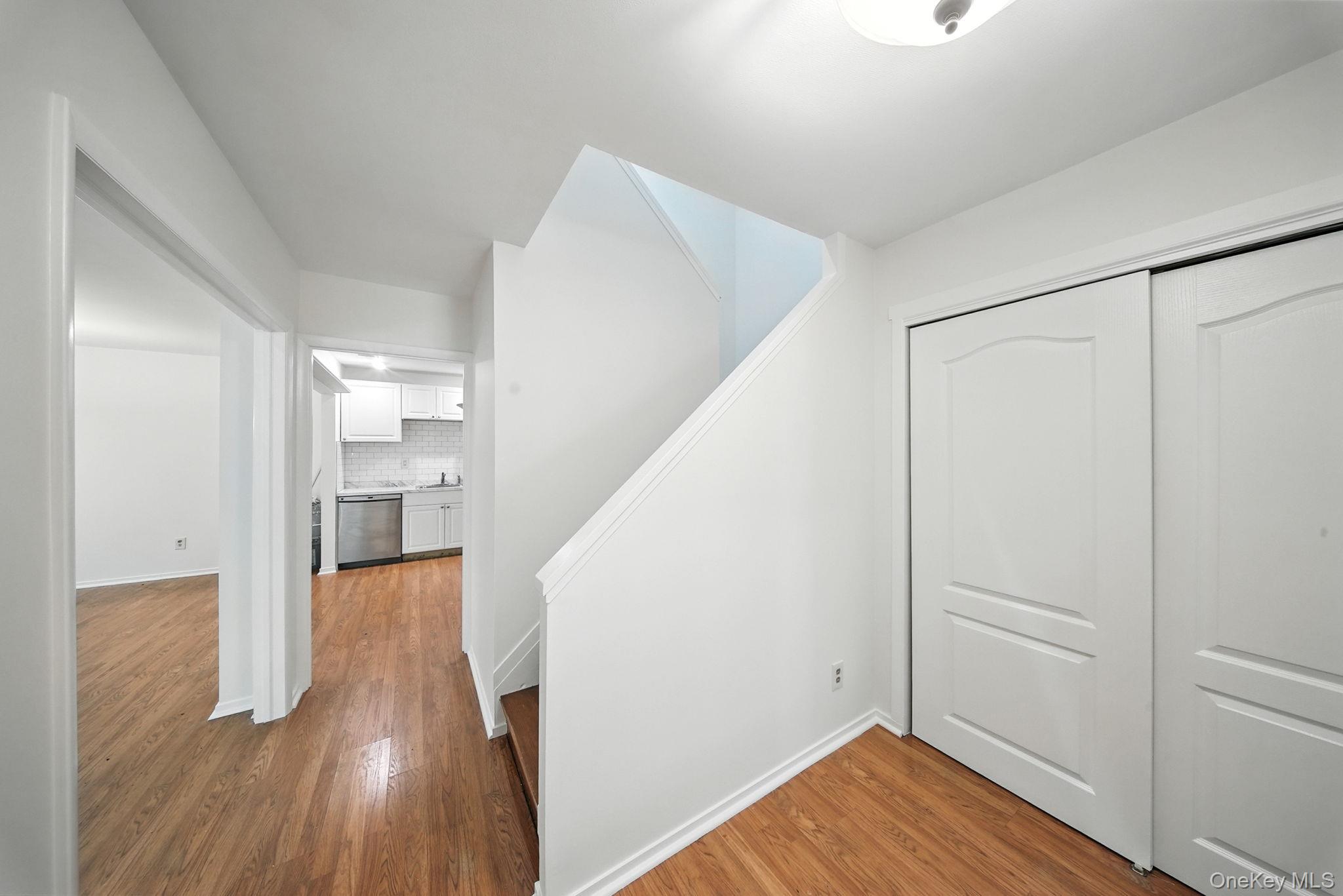 #4 photo, 4 Aspen Court, Woodbury , NY 10930